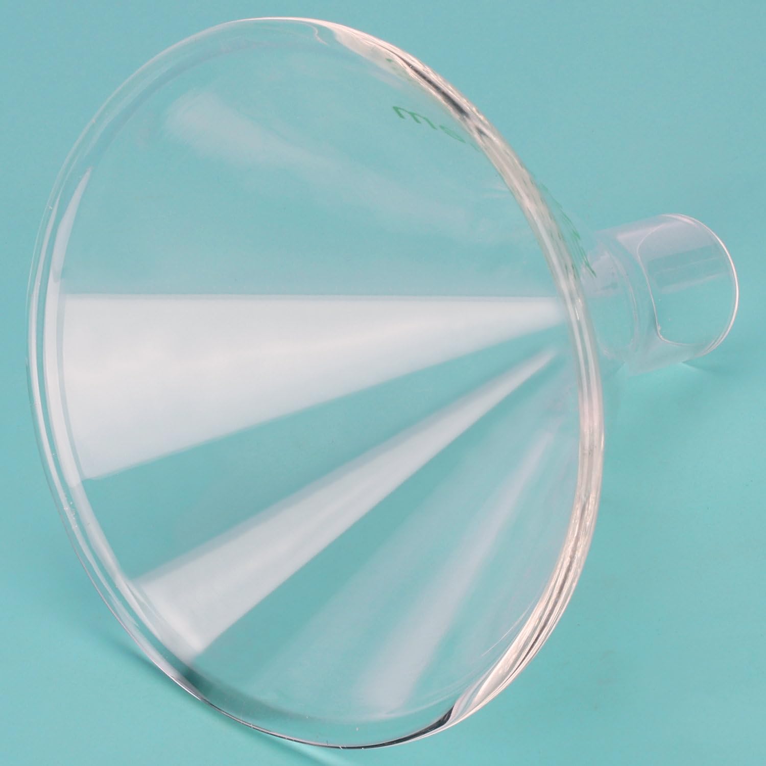 Premium Borosilicate Glass Powder Funnel - 100mm Top Diameter, Heavy Wall Short Stem Lab Funnel for Chemistry, Pharmaceuticals & Essential Oils - Perfect for Precise Powder Transfer in Laboratories, Home Brewing & DIY Projects