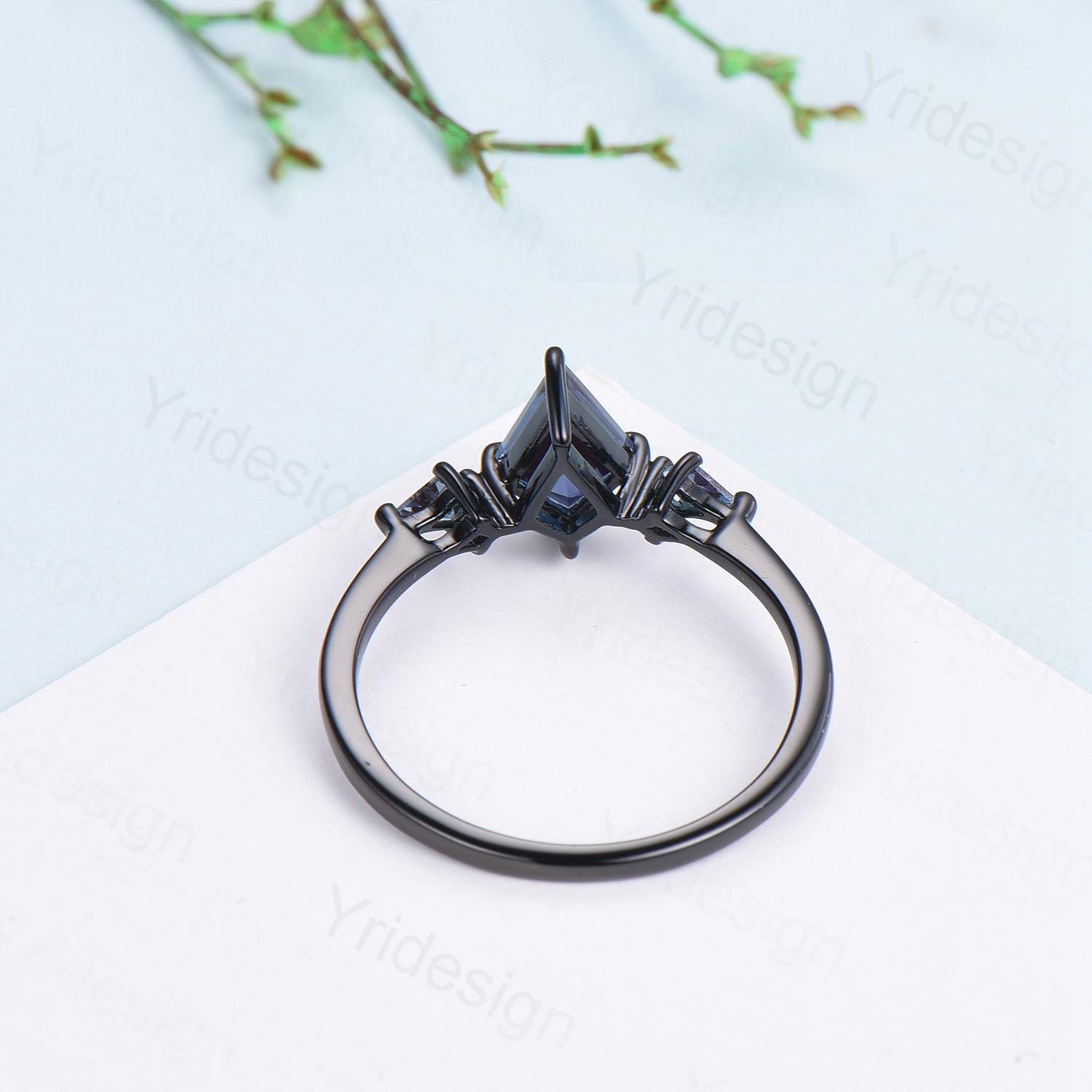 Minimalist Black Gold Three Stone Lab Grown Diamond Ring | Kite Cut Natural Salt & Pepper Diamond Engagement Ring | Silver Alexandrite Ring for Women | Perfect for Weddings, Anniversaries & Special Occasions