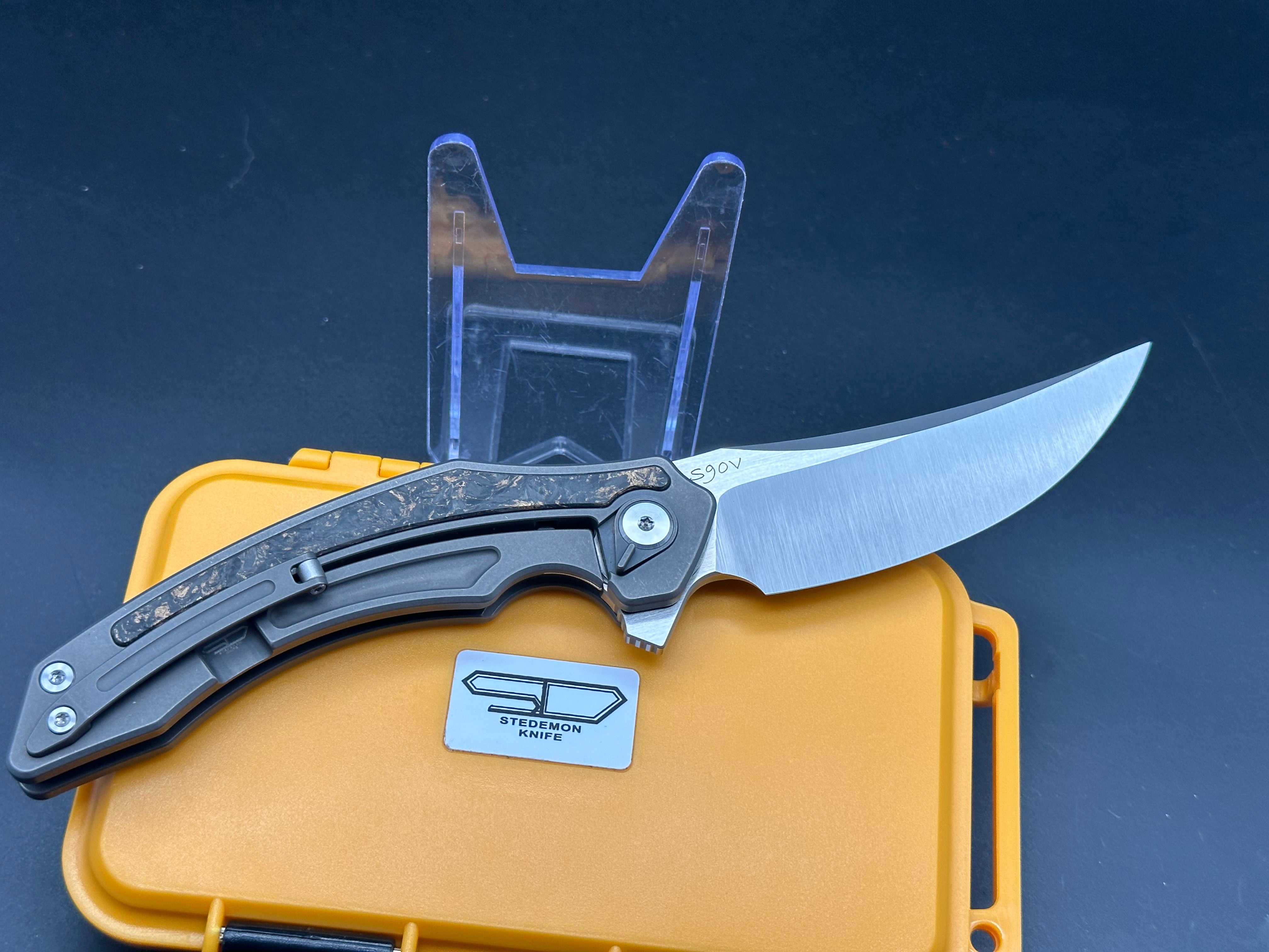 Stedemon PRKI Frame Lock Folding Knife - Black Carbon Fiber & Gray Titanium Handle - EDC Pocket Knife for Outdoor, Camping, and Everyday Carry