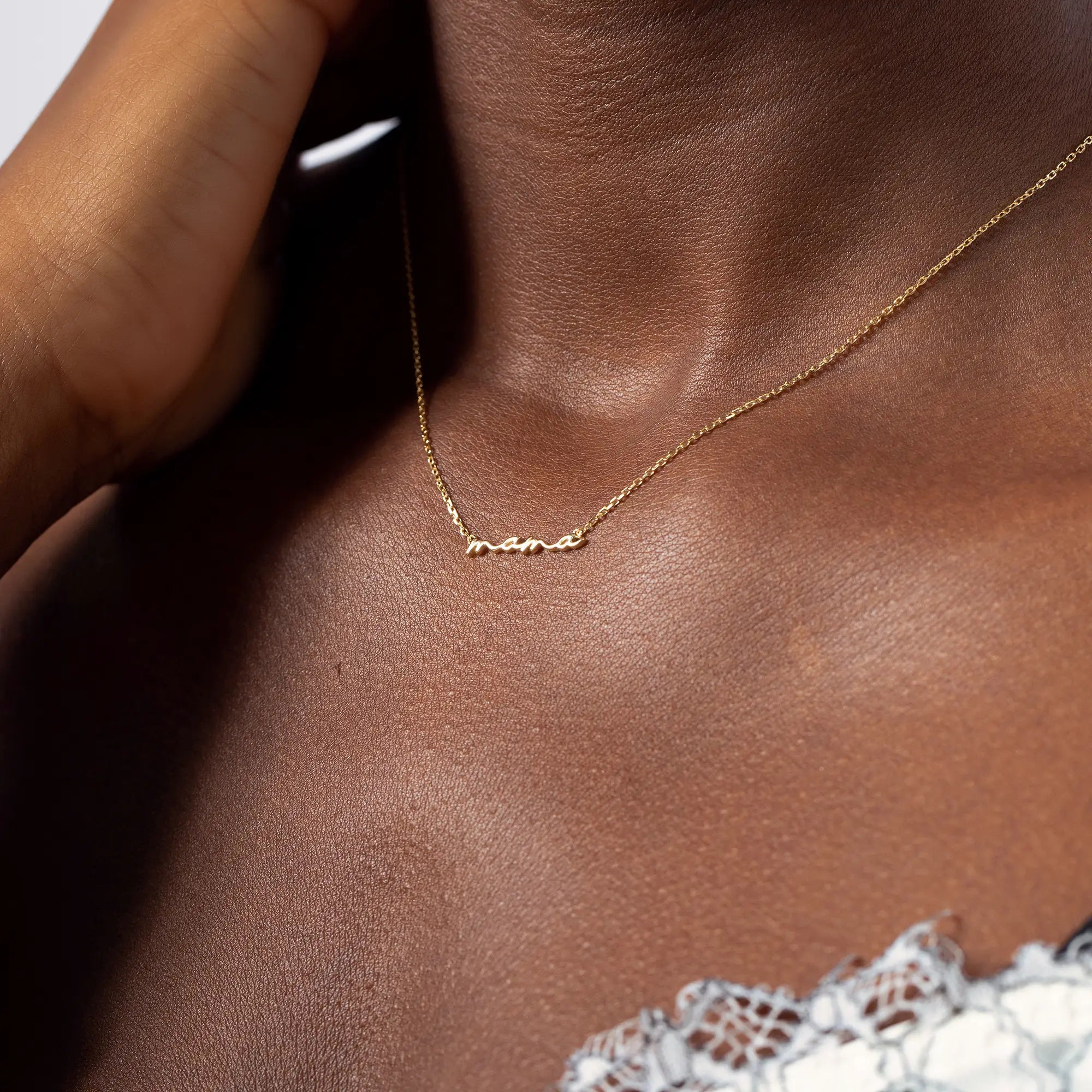 Personalized Mama Necklace - Custom Engraved Mother's Jewelry Gift for Women - Perfect for Mother's Day, Birthday & Anniversary Gifts