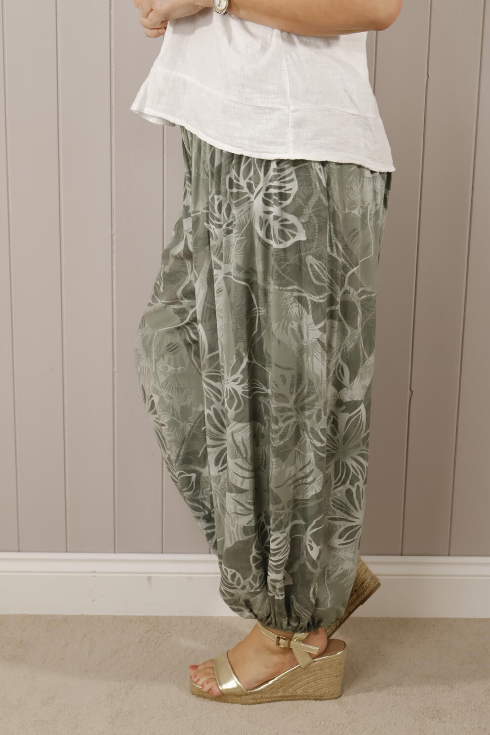 Tropical Print Harem Pants for Women - Comfortable Khaki Boho Lounge Pants - Perfect for Yoga, Beach, and Summer Vacation Outfits