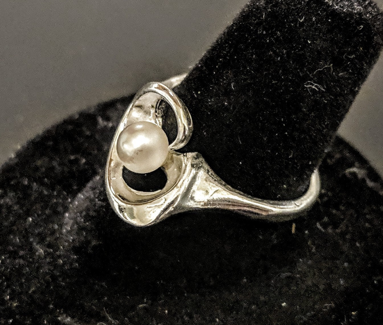 Elegant Sterling Silver Freshwater Pearl Ring with Swirl Design - Perfect Gift for Women, Love, Birthstone Jewelry - Ideal for Weddings, Anniversaries & Special Occasions
