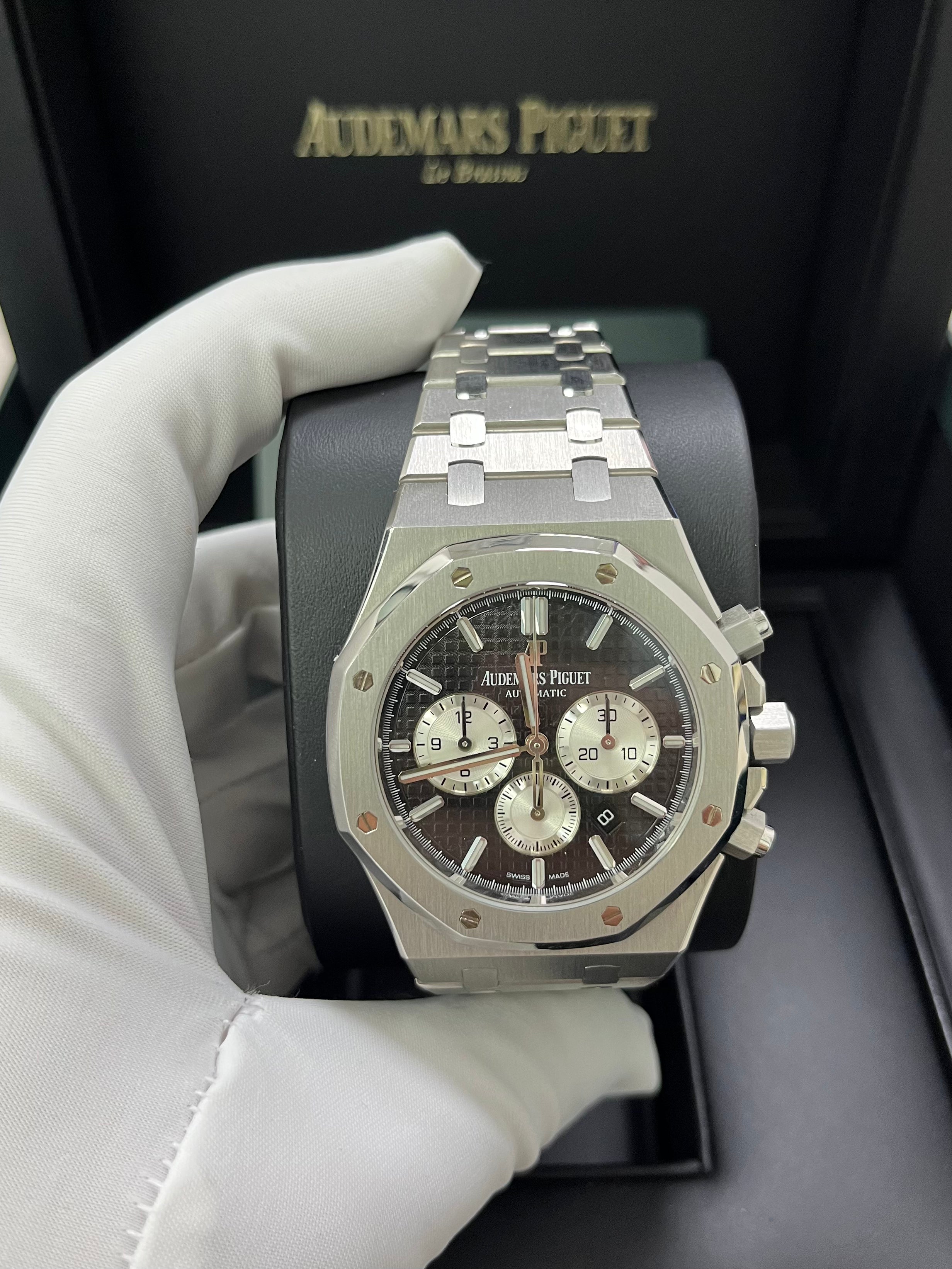 Audemars Piguet Royal Oak Selfwinding Chronograph Stainless Steel Watch - Black Dial with White Sub Dials (Ref#26331ST.OO.1220ST.02) | Luxury Sports Watch for Men, Perfect for Business Meetings & Formal Events