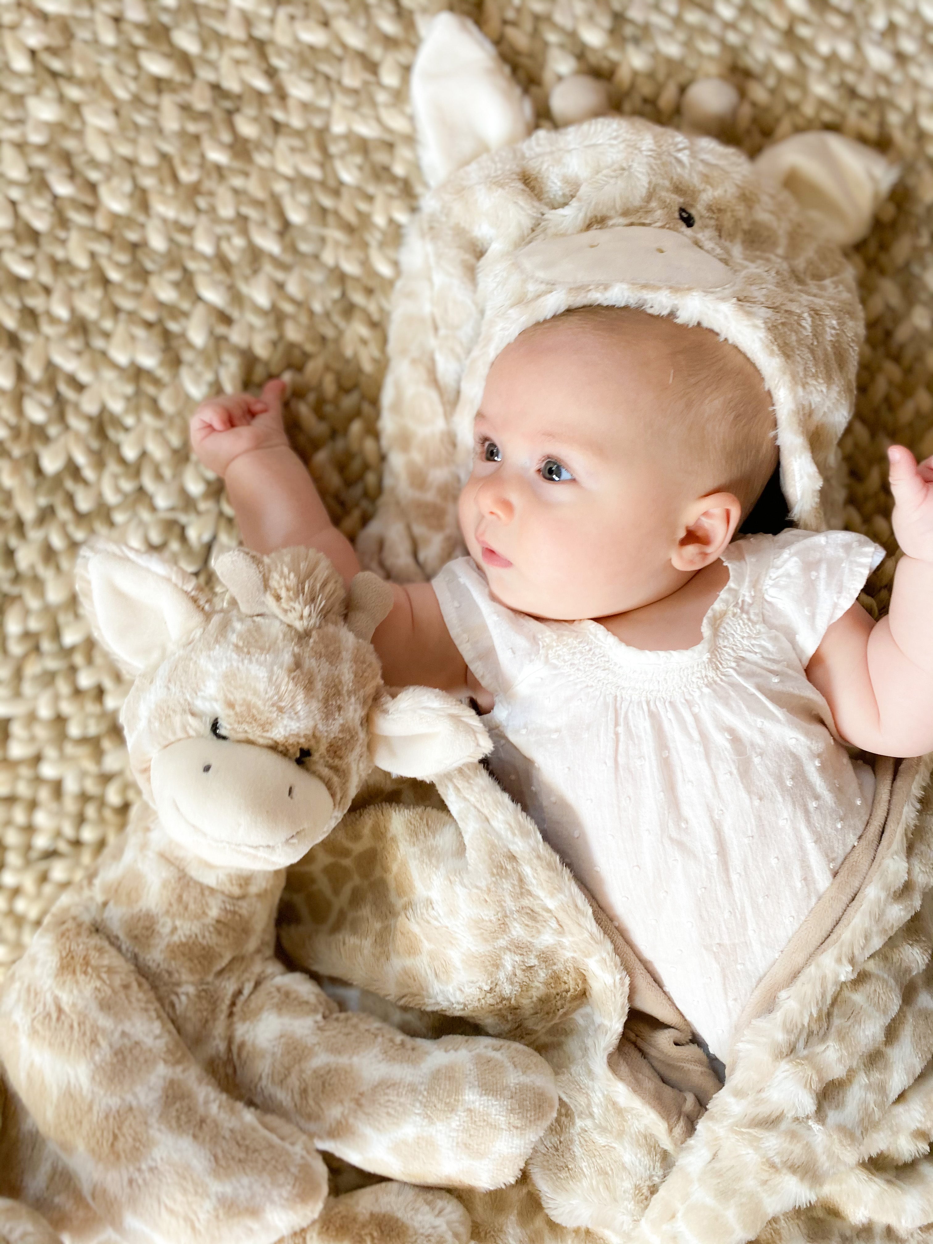 Adorable Giraffe Plush Toy - Soft & Cuddly Stuffed Animal for Kids, Perfect for Nursery Decor, Baby Shower Gift & Bedtime Comfort