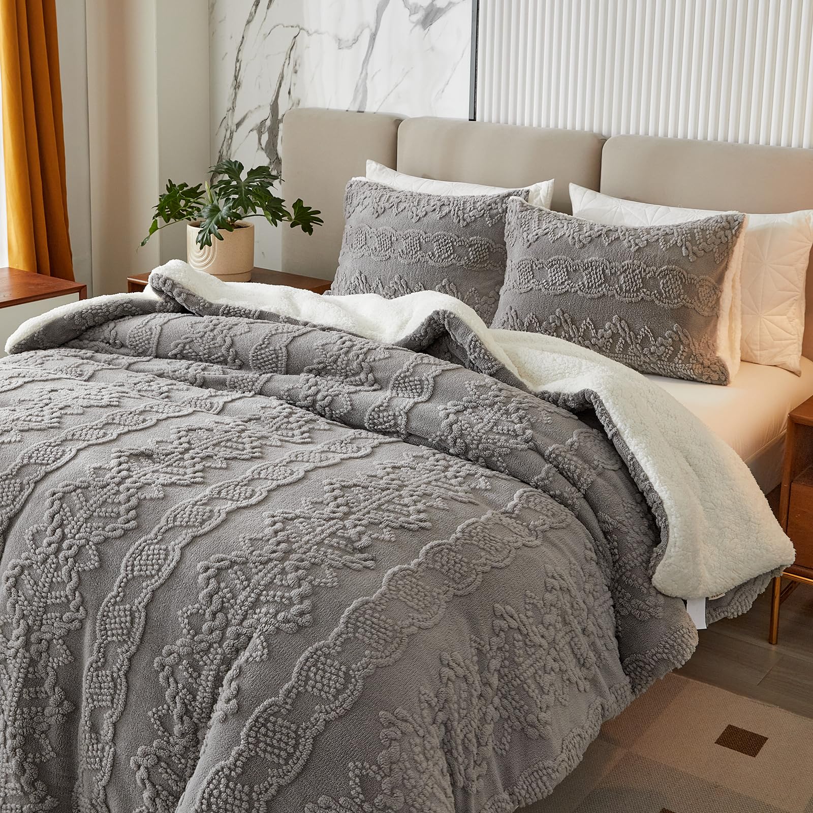 Luxury Flannel Fleece Sherpa Comforter Set Full/Queen Size - Ultra Soft & Warm Jacquard Boho Stripes Down Alternative Bedding - Grey Winter Comforter with 2 Pillowcases (3-Piece Set) - Perfect for Cozy Bedrooms, Guest Rooms & Cold Weather Retreats