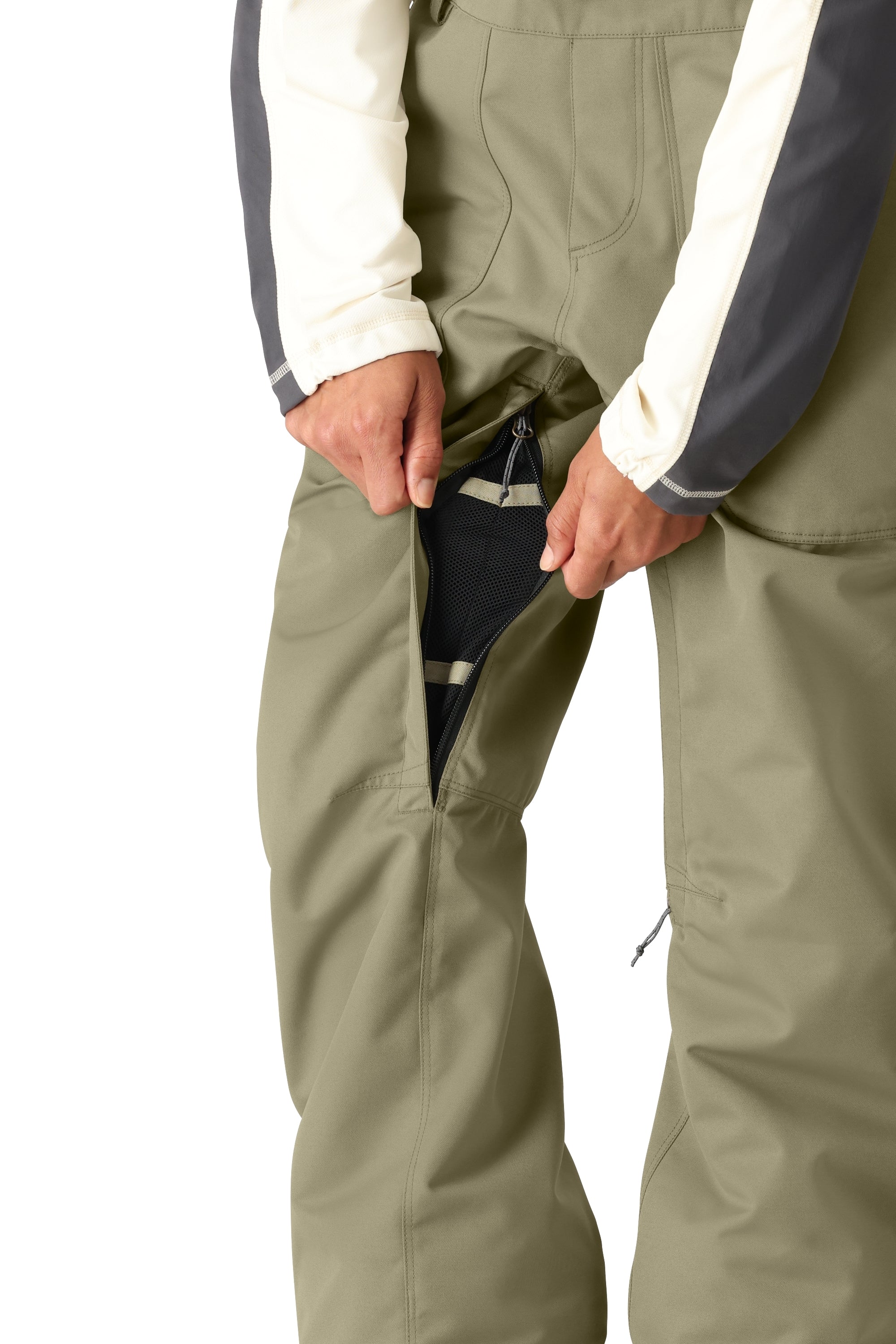 686 Women's Black Magic Insulated Bib Snow Pants - Waterproof Winter Ski Bib Overalls for Snowboarding & Cold Weather (2025) - Perfect for Skiing, Snowboarding & Outdoor Winter Activities