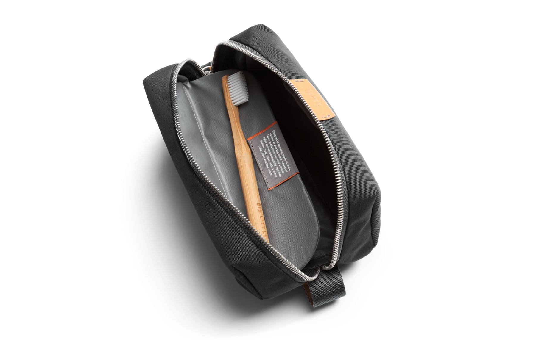 Bellroy Premium Travel Toiletry Bag - Water-Resistant & Compact Organizer for Men & Women | Perfect for Air Travel, Gym, Camping & Weekend Getaways