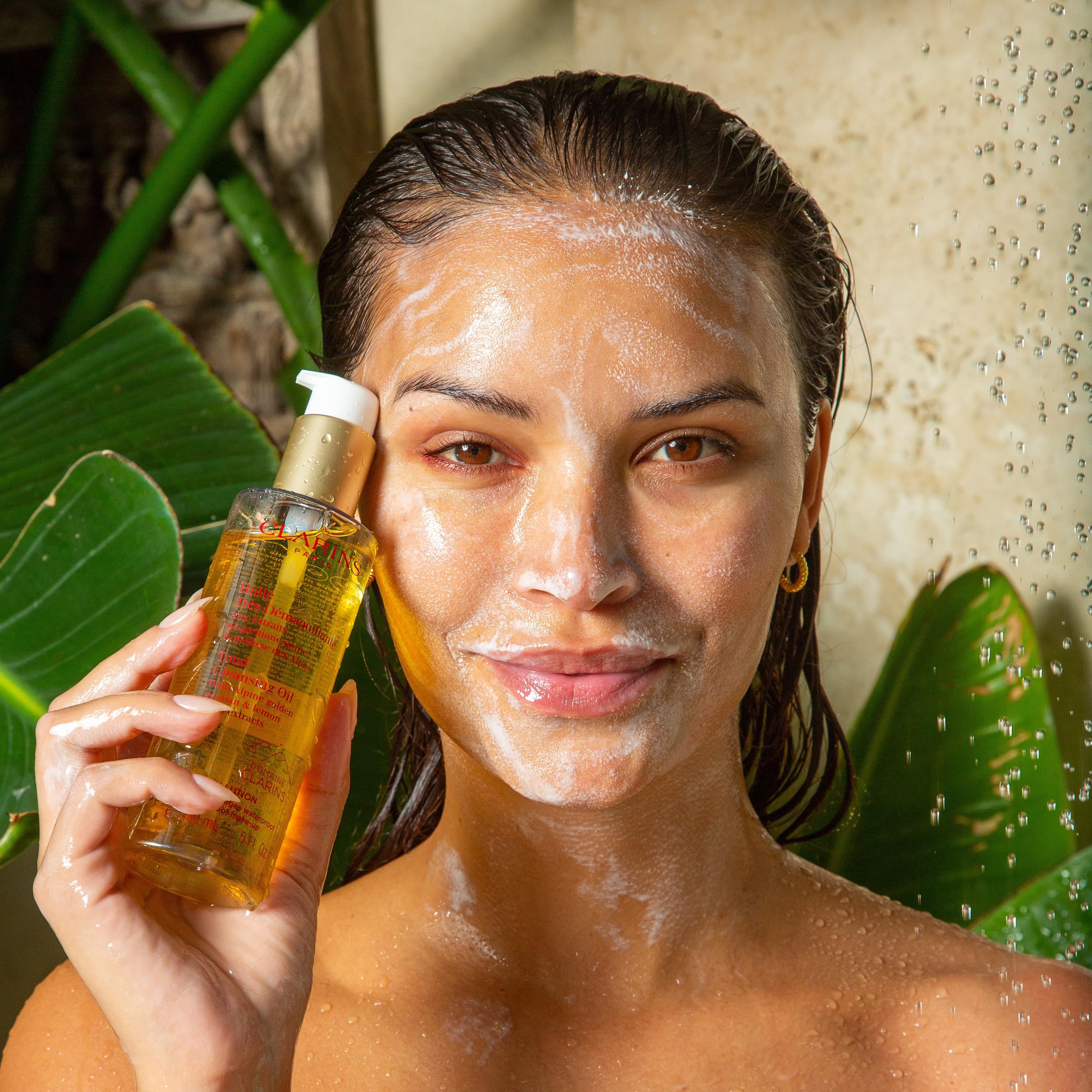 Clarins Total Cleansing Oil - Gentle Makeup Remover for Long-Wearing & Waterproof Cosmetics | Deep Cleansing Face Wash to Remove Pollutants | Protects Skin Microbiome | Dermatologist Tested | Perfect for Daily Makeup Removal & Nighttime Skincare Routine