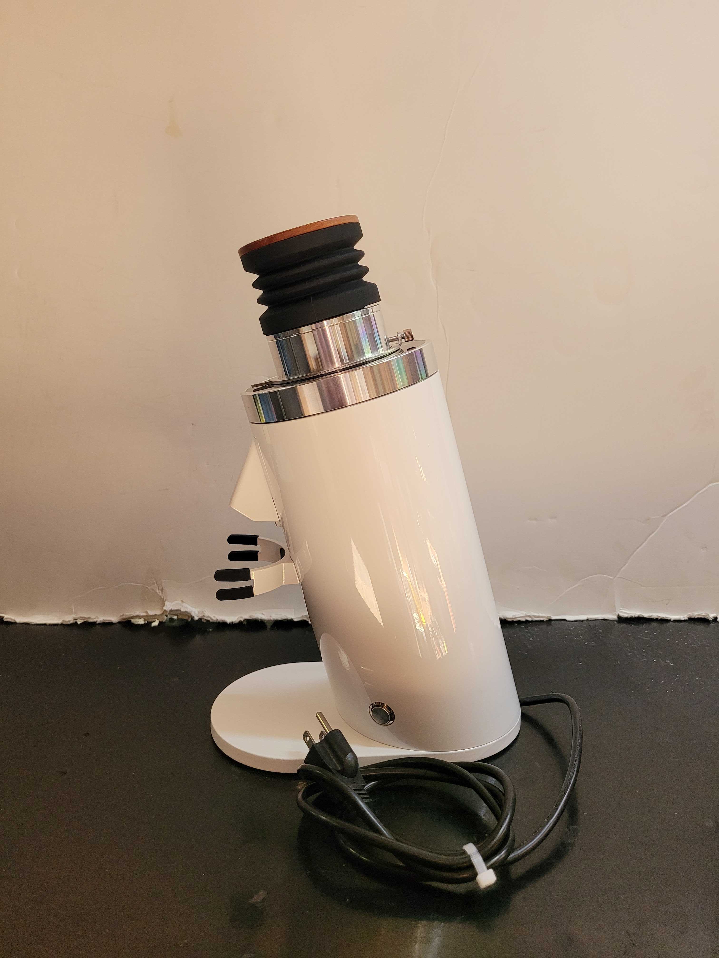 Certified Pre-Owned DF64 (0996) Coffee Grinder - High-Quality Used Espresso Grinder for Home & Professional Baristas | Perfect for Espresso, Pour Over & French Press