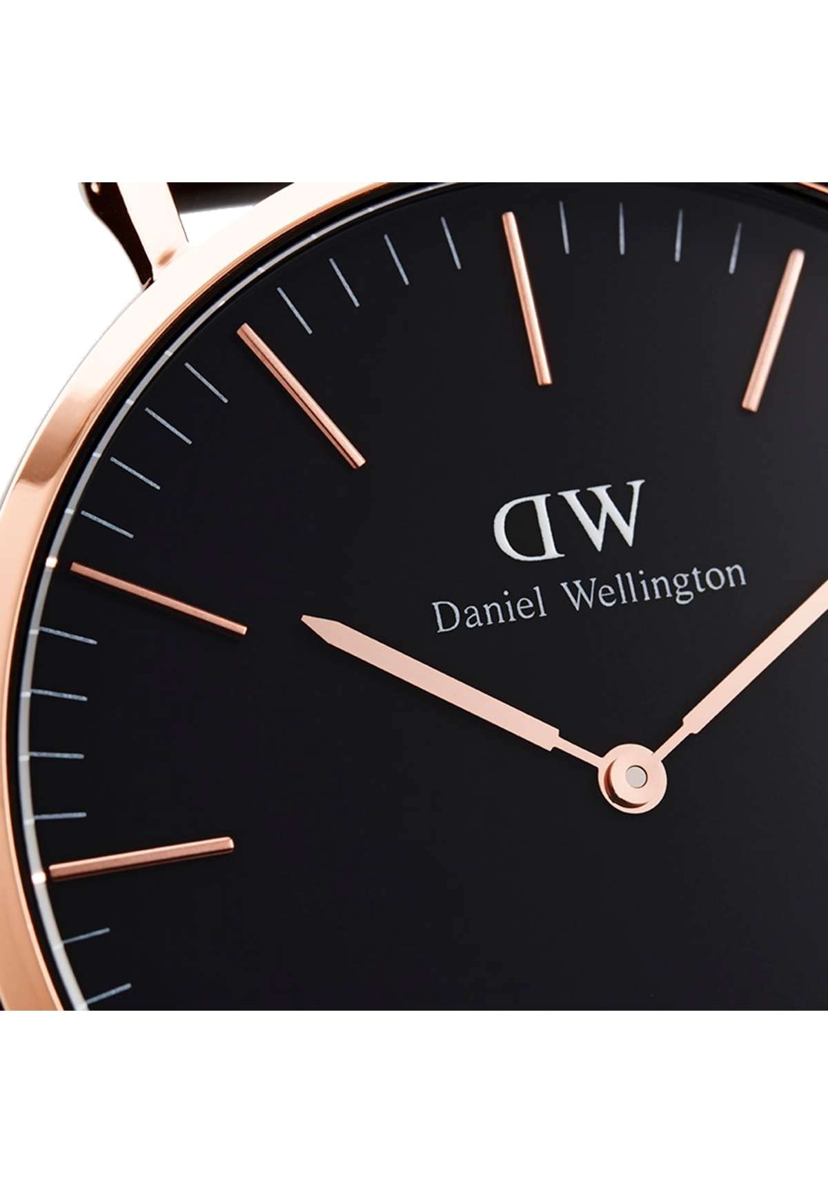 Daniel Wellington Classic St Mawes Watch for Men & Women - Italian Brown Leather Band, Elegant & Stylish Timepiece | Perfect Gift for Graduation, Anniversary & Birthday | Water-Resistant Watch for Casual, Formal & Everyday Wear | Ideal for Office, Business Meetings, Date Nights, Weddings & Special Events | Great for Professional Settings, Romantic Dates and Daily Fashion Accessory
