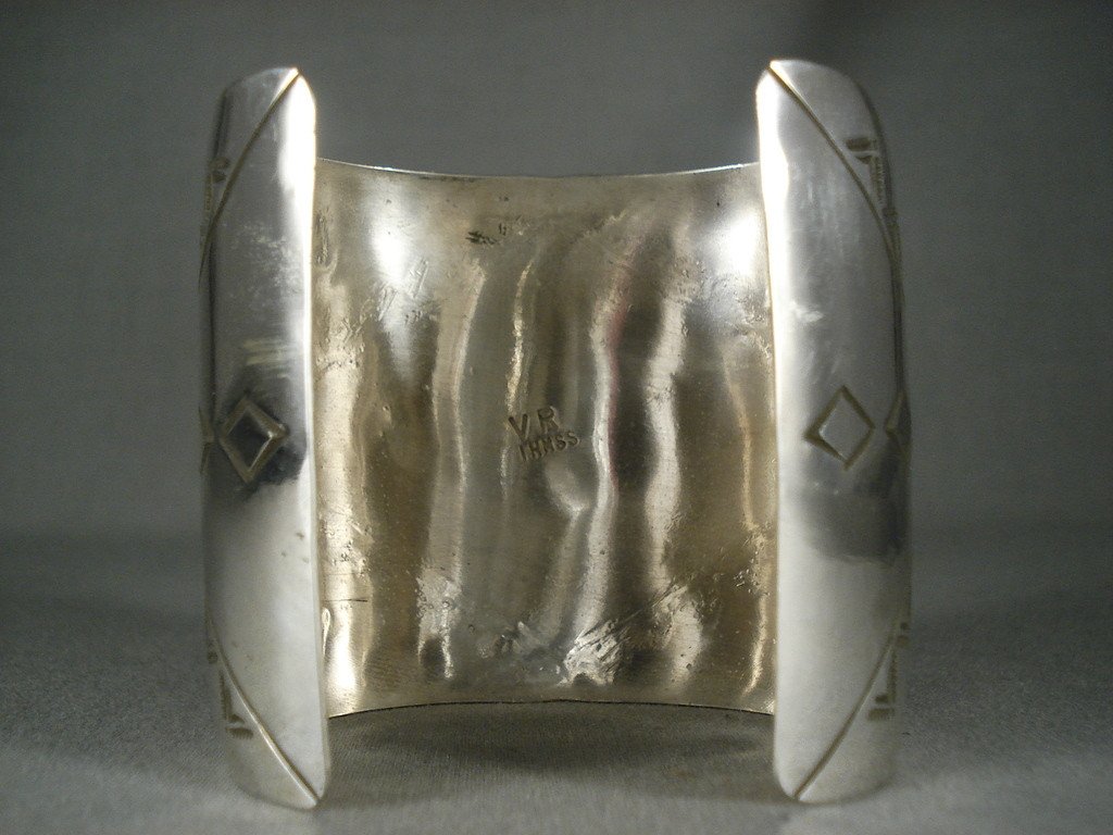 Absolutely Stunning Modern Navajo Native American Sterling Silver Shell Bracelet - Handmade Tribal Jewelry for Women, Boho Chic Accessories for Casual & Festival Wear