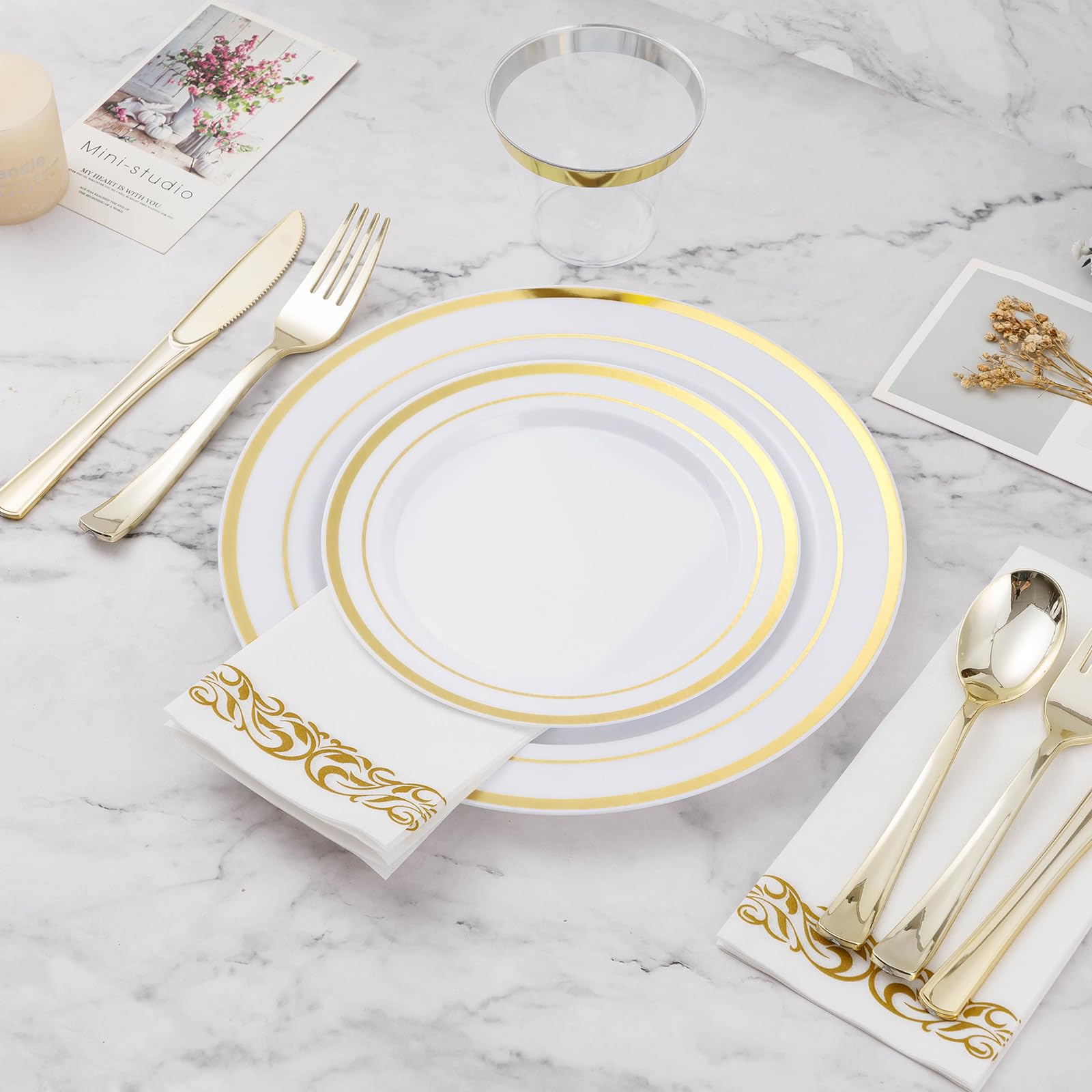 700-Piece Gold Plastic Dinnerware Set for 100 Guests - Includes 100 Dinner Plates, Dessert Plates, Silverware Sets, Cups & Napkins - Elegant Disposable Tableware for Weddings, Parties & Events