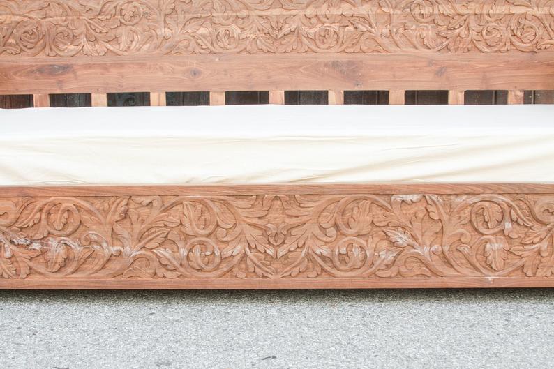 Hand Carved Solid Wood Floral Daybed - Natural Wooden Sofa Bed for Living Room, Patio & Garden Relaxation