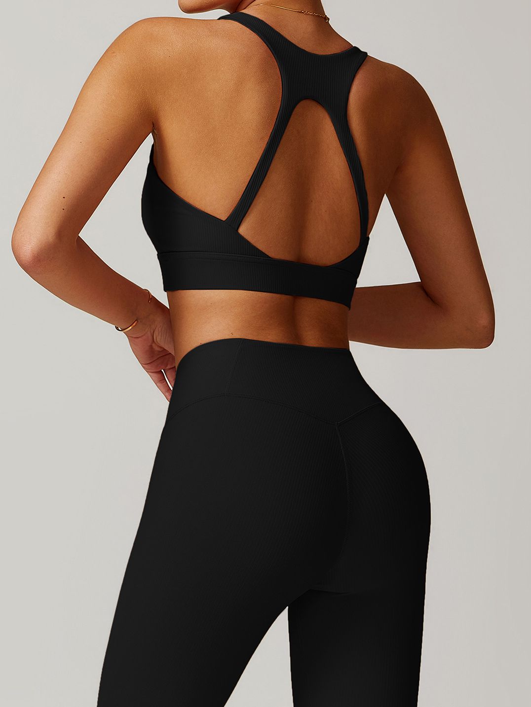 ZASUWA Women's Solid Color Hollow Out U Neck Quick Dry Sports Bra - Perfect for Yoga, Running & Gym Workouts