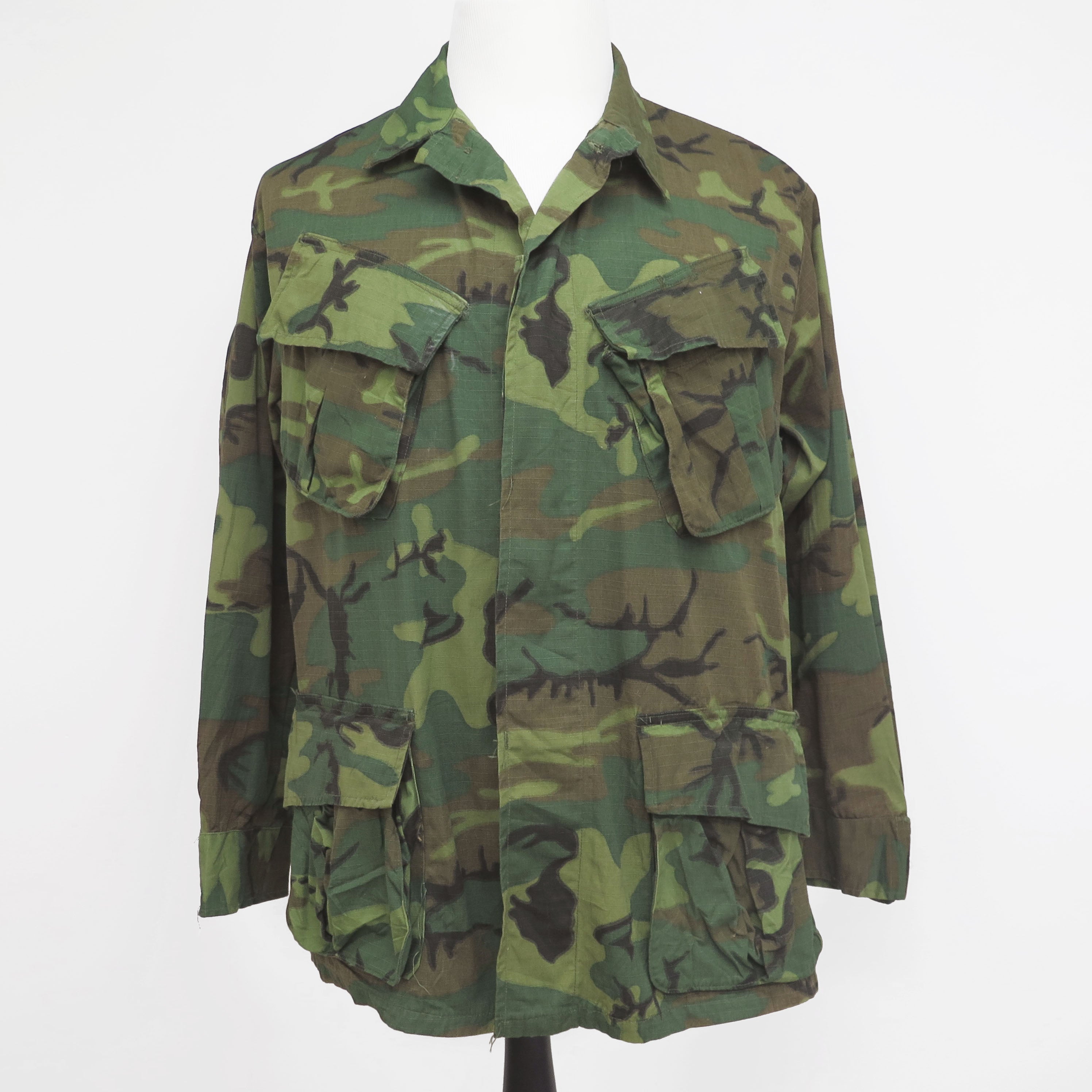 Vintage 1969 Vietnam War 5th Pattern ERDL Tropical Combat Jacket - Medium Short Size | Military Reenactment & Outdoor Adventure Gear