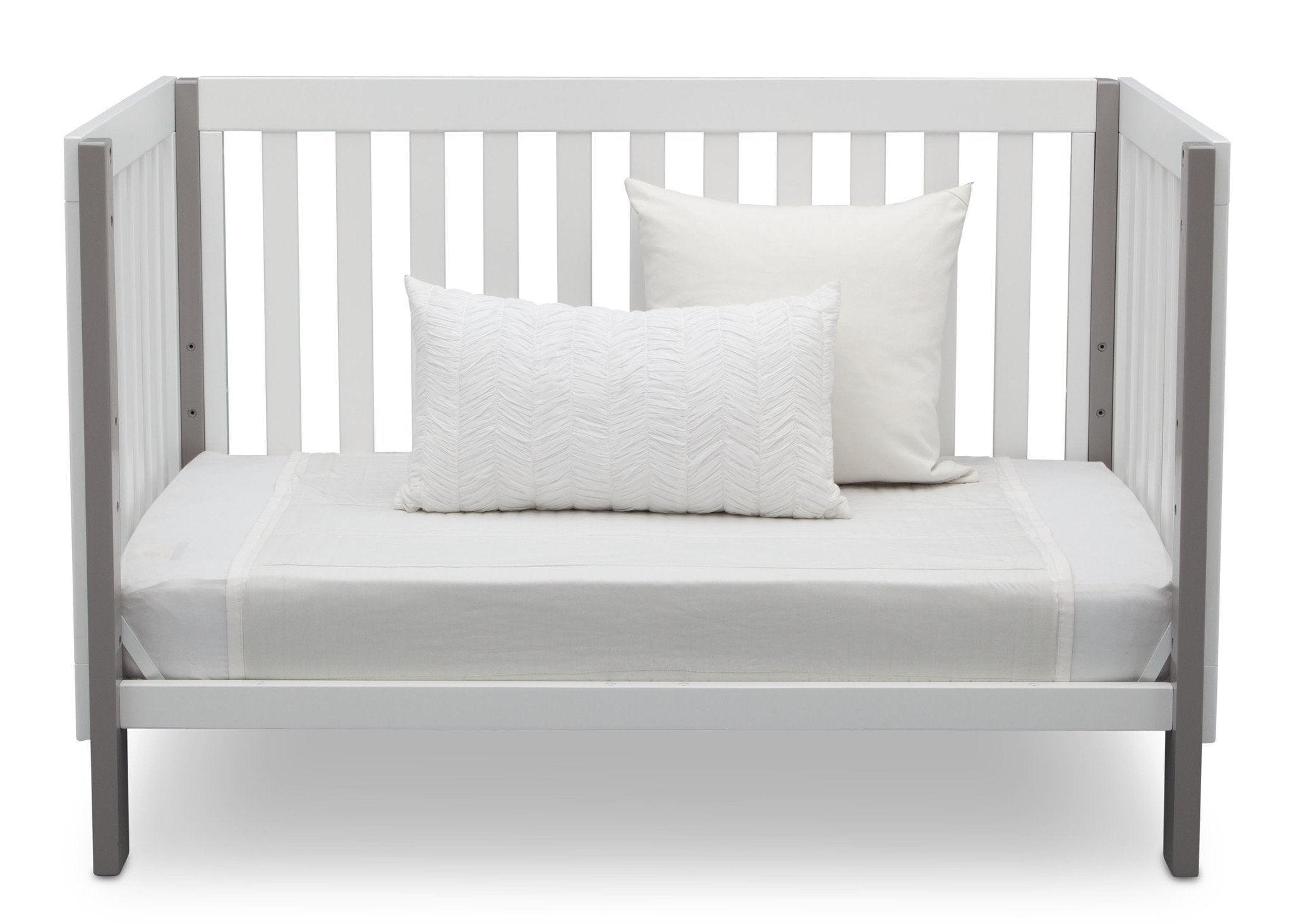 Bellevue 3-in-1 Convertible Baby Crib - Toddler Bed & Daybed - Nursery Furniture for Newborns & Kids - Perfect for Bedrooms & Daycare Centers