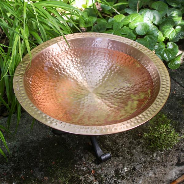 Handmade Hammered Solid Copper Birdbath for Garden - Outdoor Decorative Bird Bath with Rustic Patina Finish - Perfect for Attracting Birds to Your Backyard, Patio or Garden Decor