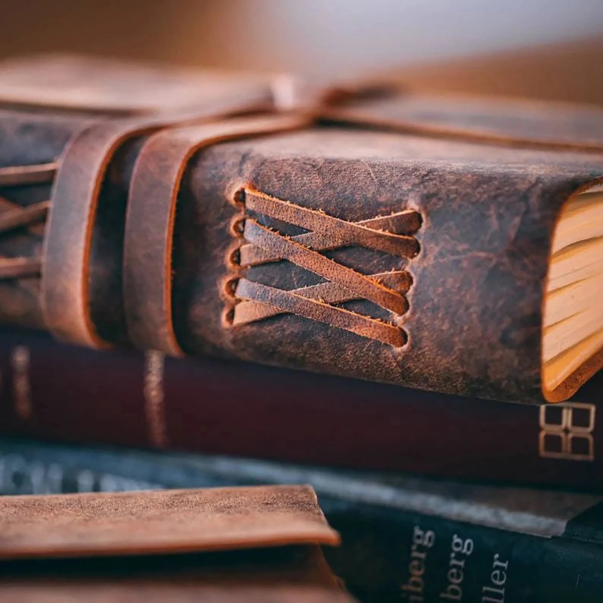 Premium Leather Journal - Lined & Ruled Travel Notebook for Writing, Sketching & Note Taking - Perfect for Journaling, Travel Diary & Gift Giving