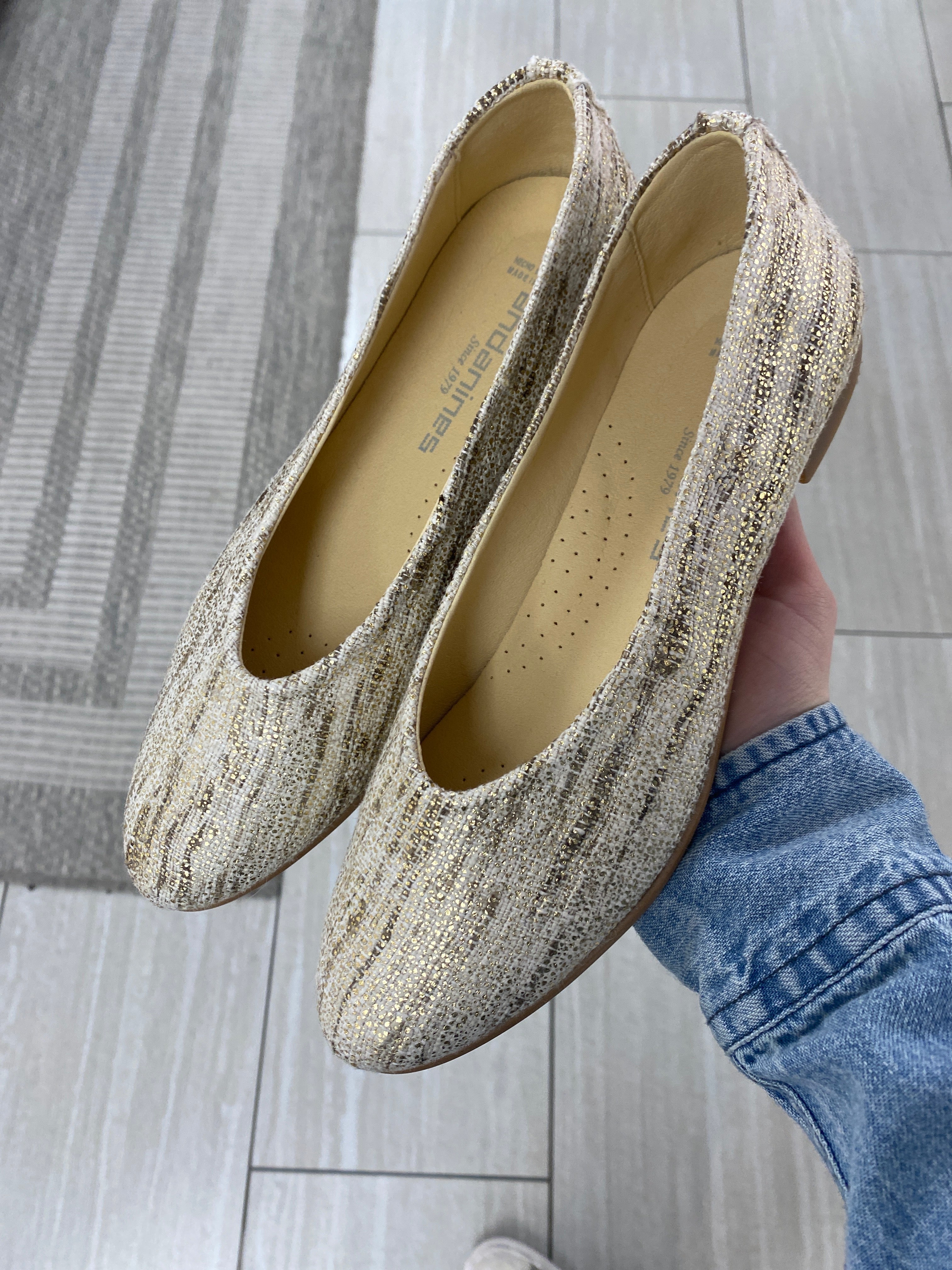 Andanines Platino Linen V Flat - Comfortable Women's Summer Sandals for Beach, Vacation & Casual Outings