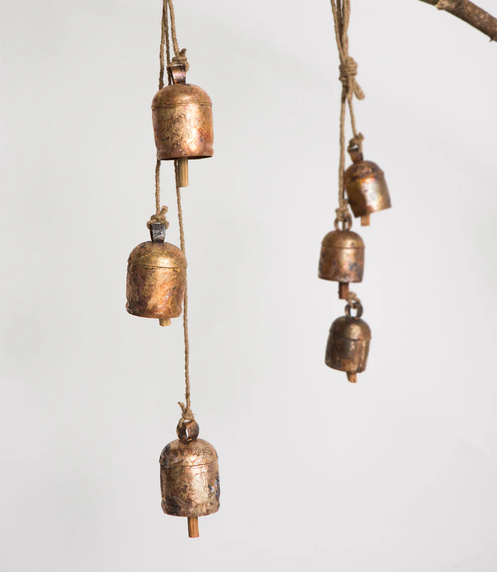 Rustic Cascading Bells Wind Chime - Outdoor Garden Decor for Patio, Porch & Backyard Relaxation