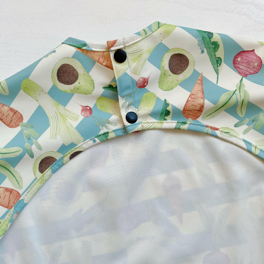 Long Sleeved Gardening Bib Apron - Waterproof Durable Workwear for Planting, Harvesting & Outdoor Chores - Perfect for Vegetable Garden, Farm & Yard Work