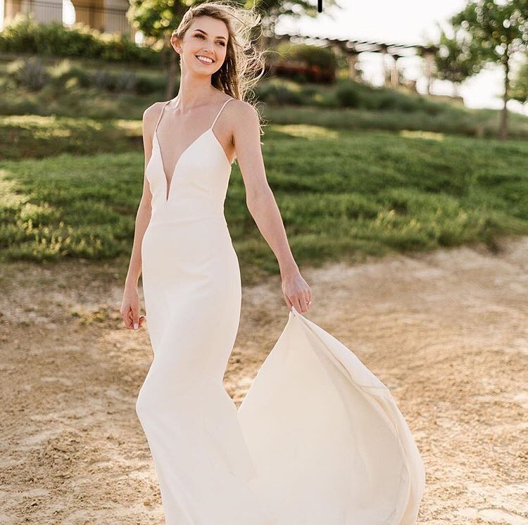 Theia Bruna 890541 Elegant Lace Wedding Dress for Bride - Perfect for Church Ceremony, Beach Wedding & Romantic Vow Renewal