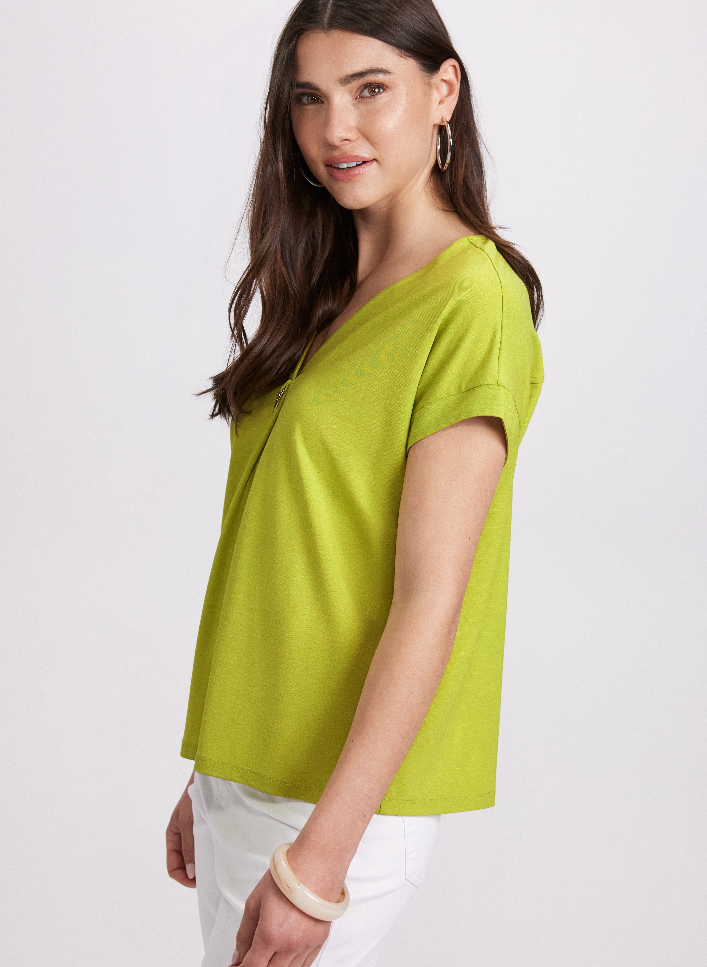 D-Ring T-Shirt for Women - Tropical Green Petite Sizing - Soft Cotton Casual Tee for Everyday Wear & Summer Outfits