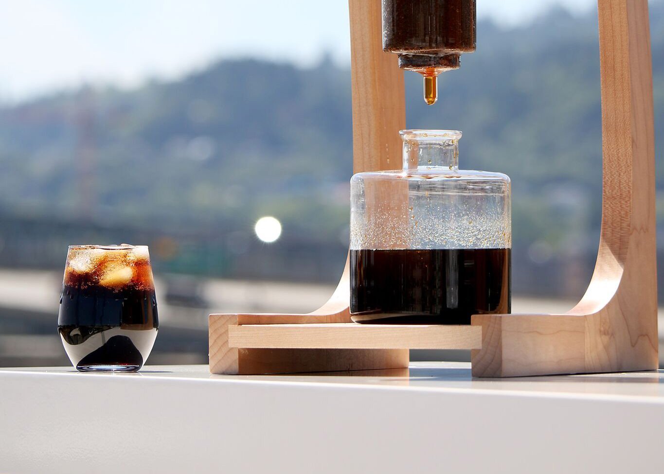 Premium Clive Cold Brew Decanter - 34oz Glass Iced Coffee Maker with Stainless Steel Filter & Lid - Perfect for Home, Office & Outdoor Use