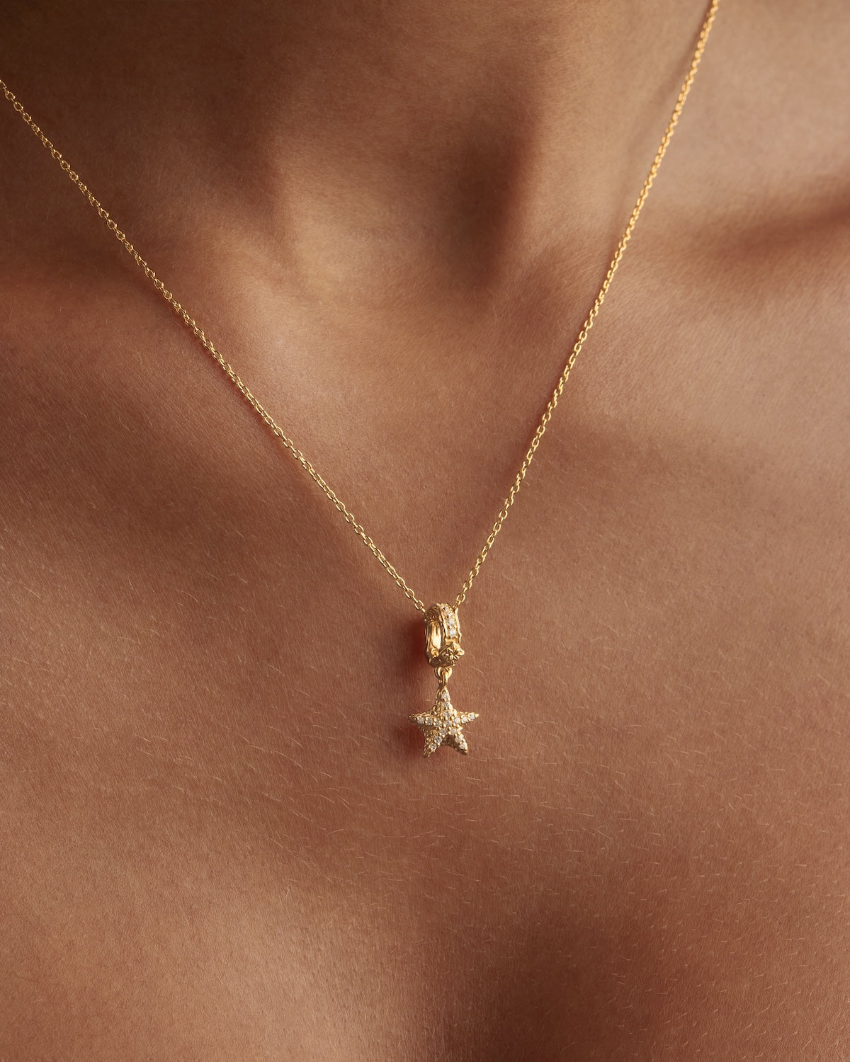 18K Gold Vermeil Starfish Pendant Necklace - Dainty Beach Jewelry for Women - Perfect for Summer Vacations, Beach Weddings & Coastal Fashion