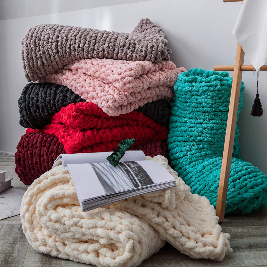 Vctops Boho Chenille Chunky Knit Throw Blanket - Super Soft & Warm Hand-Knit Blanket for Couch, Bed, Sofa & Chair - Cozy Home Decor for Winter Nights & Relaxation (Black, 31