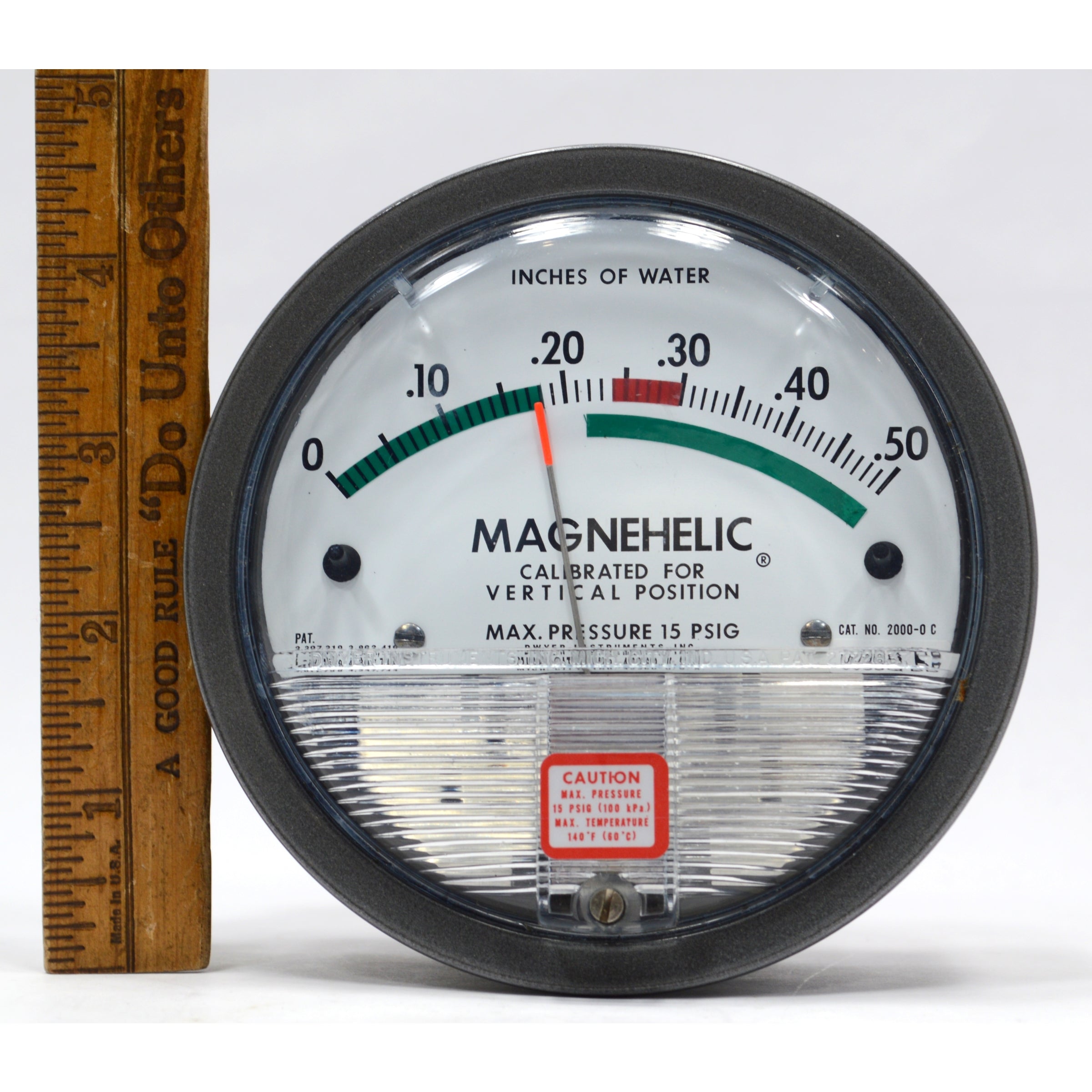 New in Box Dwyer Magnehelic Pressure Gauge Model 2000 0-0.5