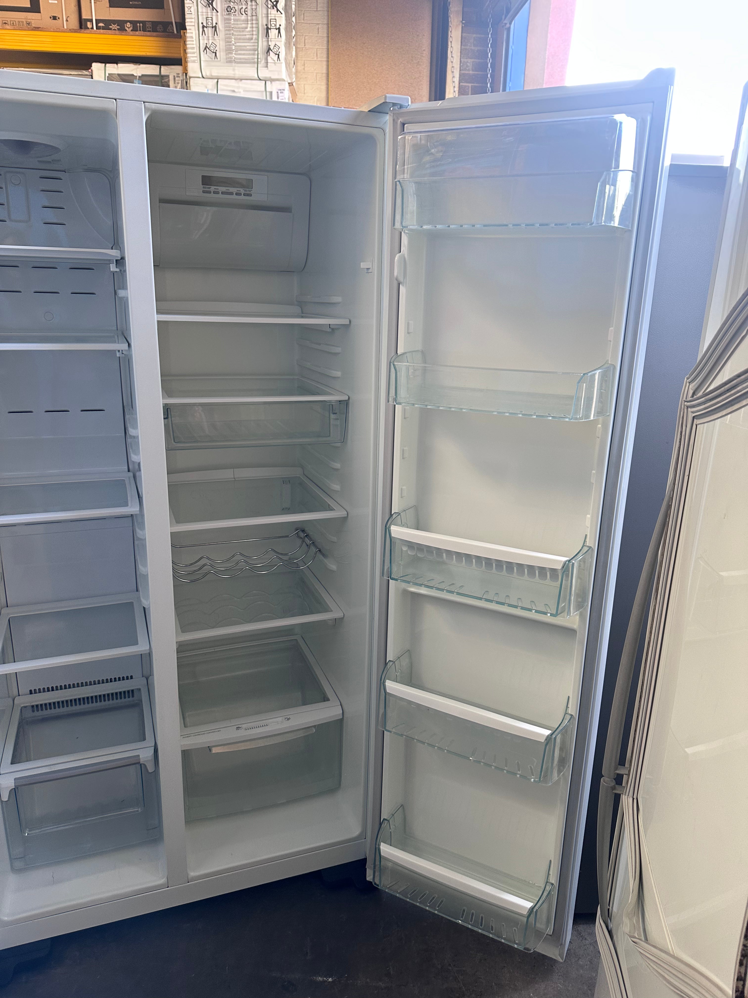 Simpson 606L Side By Side Refrigerator - Energy Efficient, Stainless Steel Finish [Certified Refurbished] - Perfect for Large Families & Open Kitchen Designs