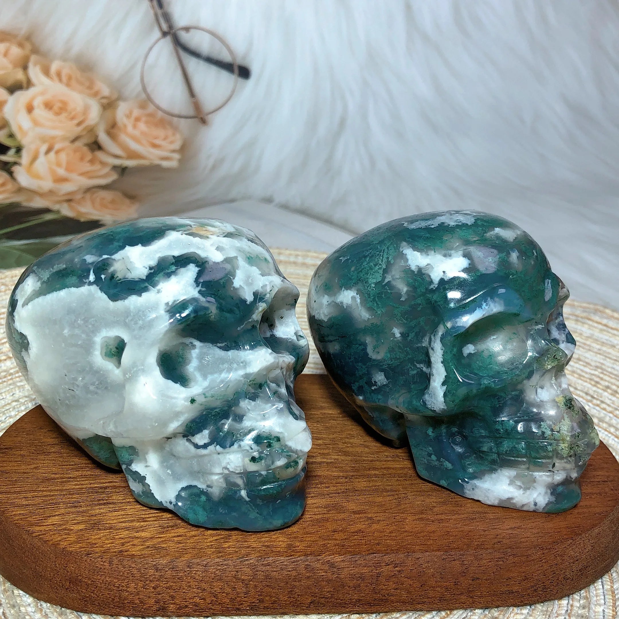 Natural Crystal Moss Agate Skull Carving - Polished Healing Stone for Reiki Energy, Spiritual Home Decor & Meditation Room Decoration | Perfect for Yoga Spaces, Altars & Positive Energy Gifts