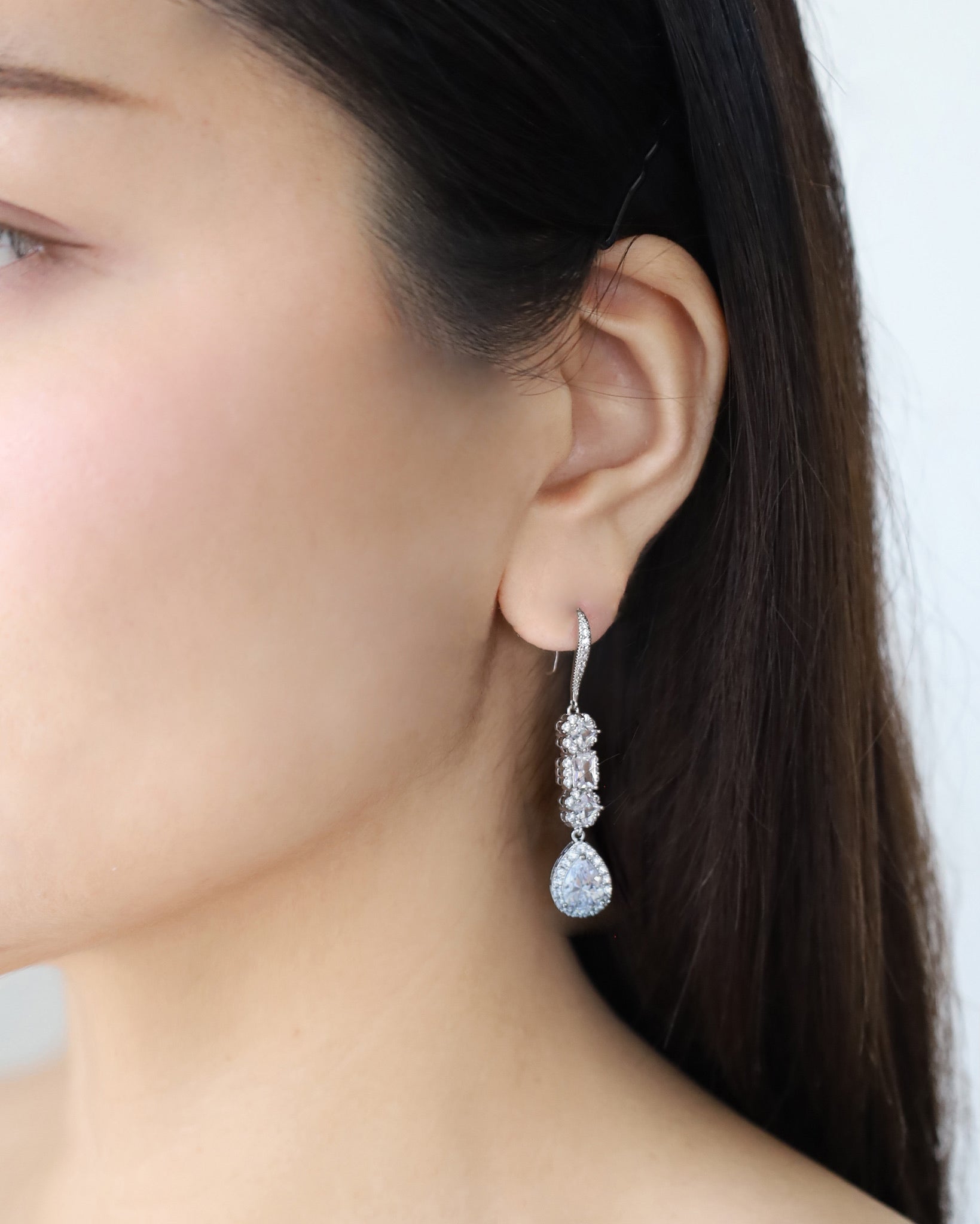 Daisy Flower Stud Earrings for Women - Gold Plated Floral Jewelry Gift for Her - Perfect for Spring, Summer, Weddings & Everyday Wear