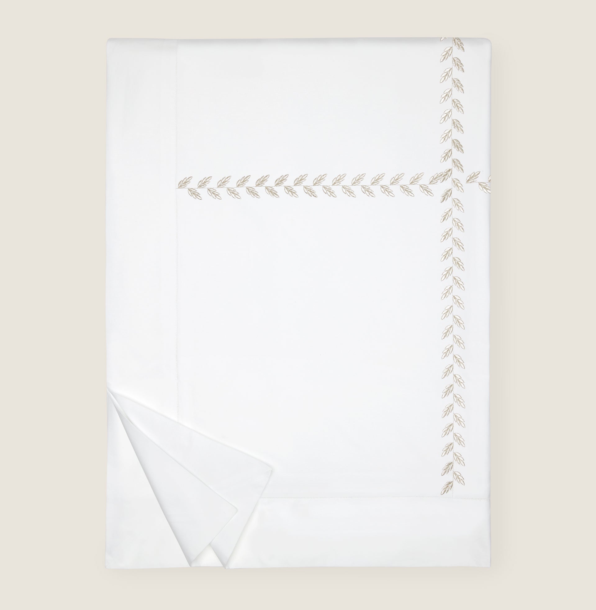 WHITE/ANTIQUE SILVER