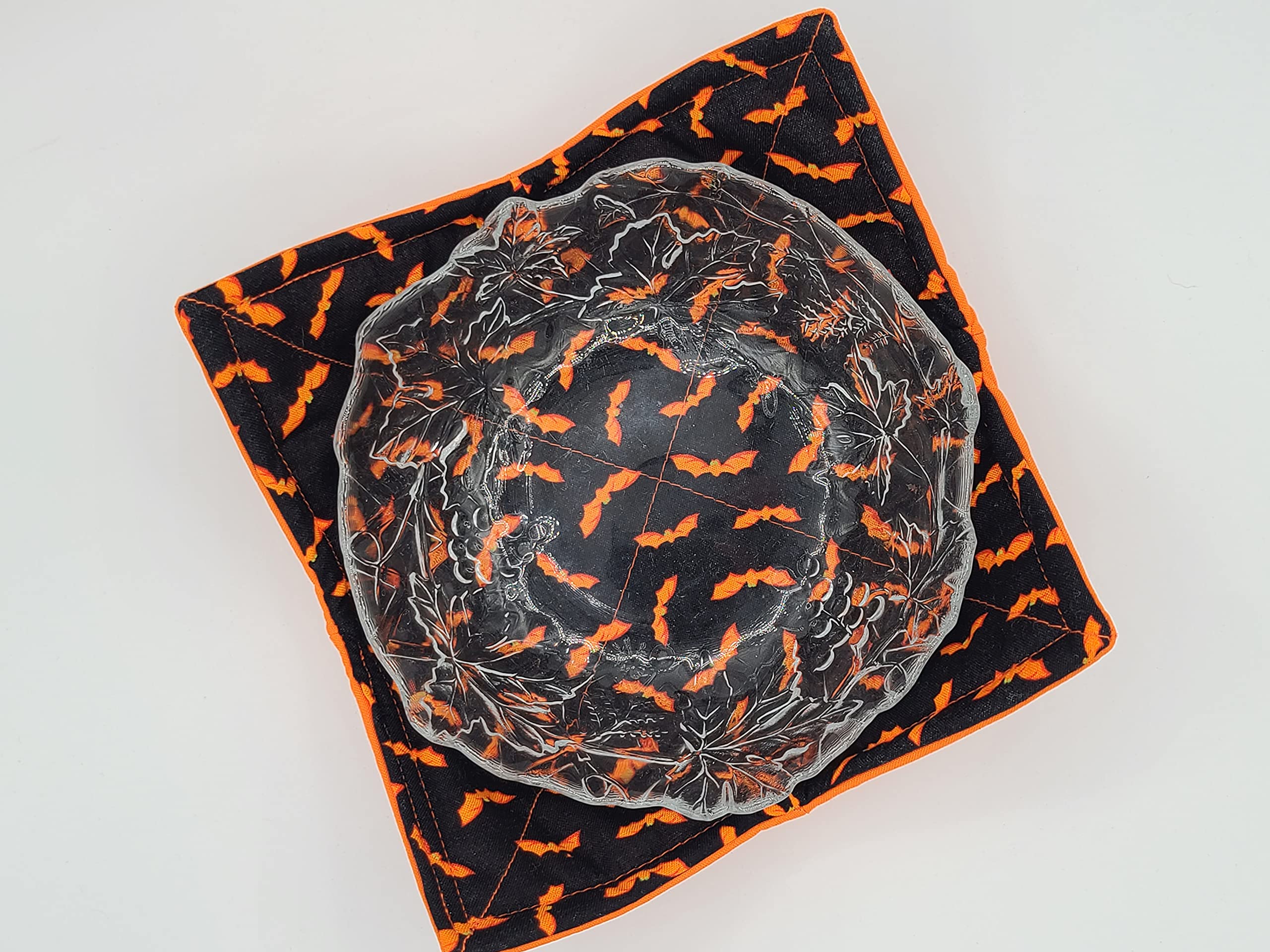 Orange Bats Microwave Cozy - Halloween Bowl Buddy with Reversible Design | Spooky Microwaveable Soup Holder & Potholder | Perfect for Halloween Parties, Soup Warming, and Kitchen Decor