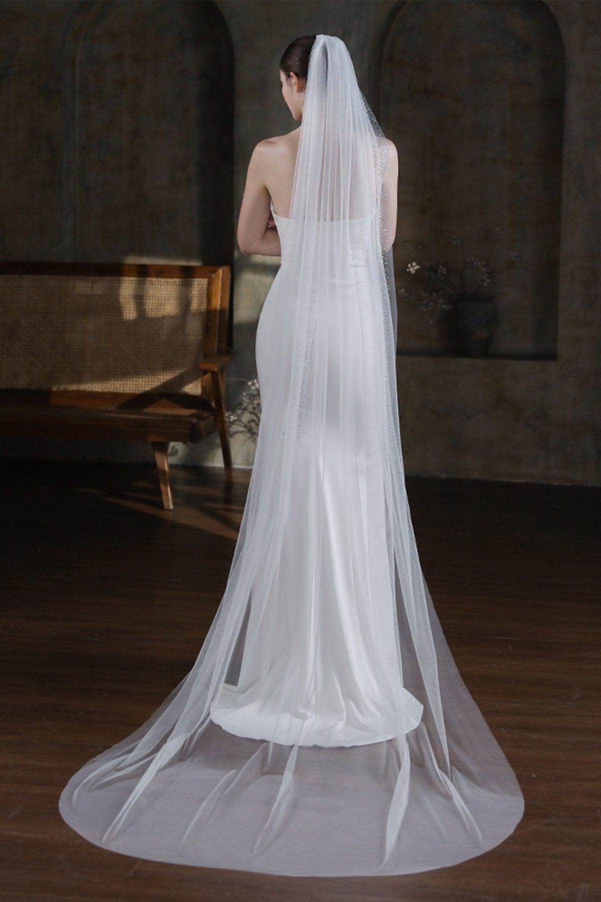 Elegant One-Tier Cut Edge Tulle Cathedral Wedding Veil with Rhinestone Accents CV0369 - Perfect for Bridal Ceremonies, Photo Shoots & Formal Events
