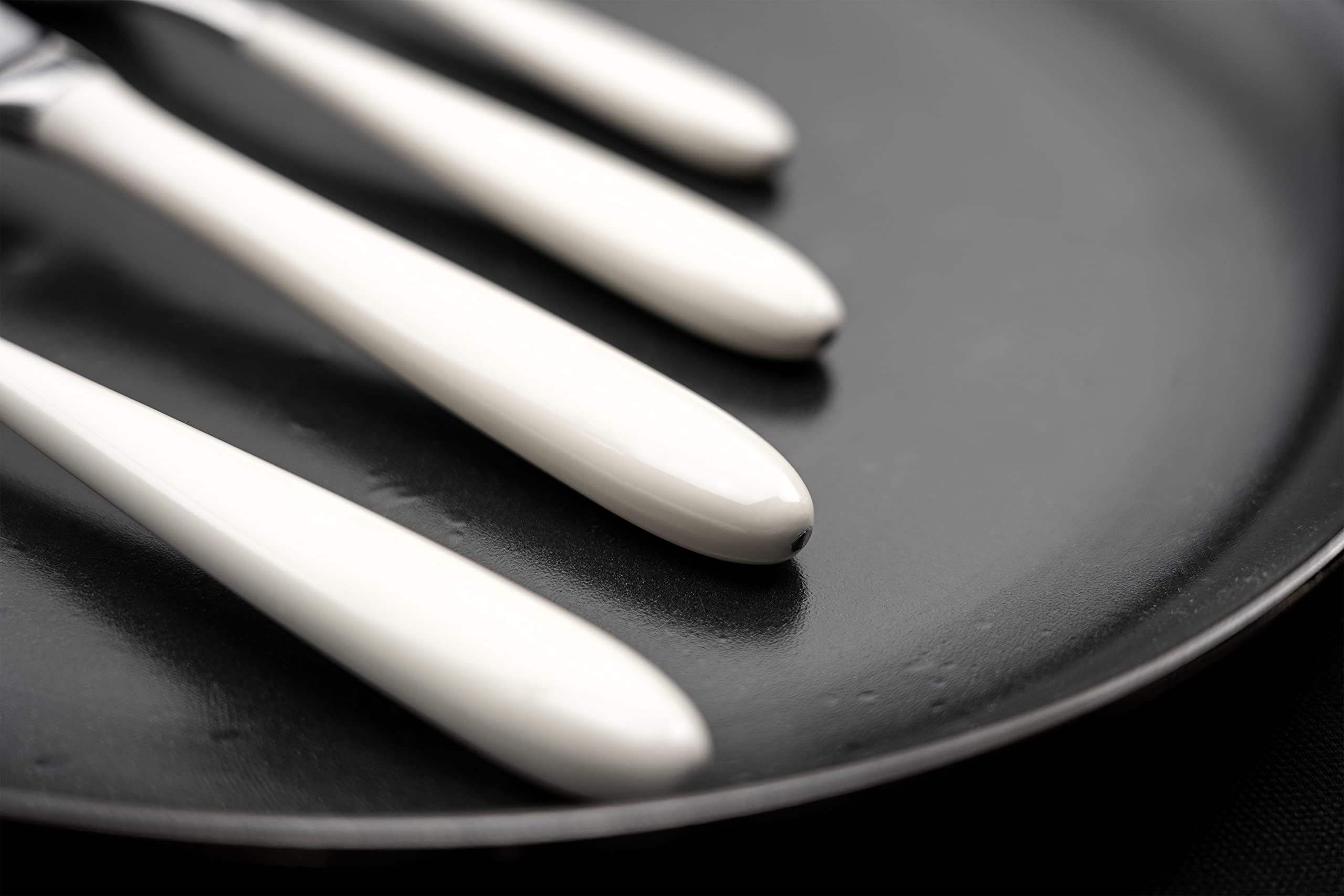 Rockingham Forge Stainless Steel Dessert Knives Set of 2 - Elegant White Handle - Perfect for Cake, Pastry & Dessert Serving - Wedding, Party & Afternoon Tea Cutlery