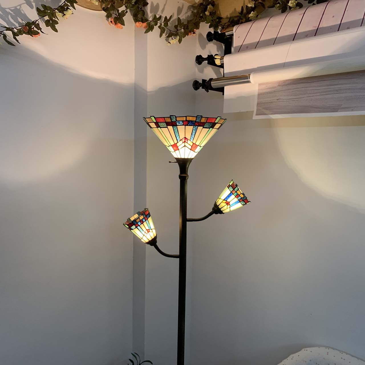 Bieye L10812 Tiffany Style Stained Glass Floor Lamp - 70