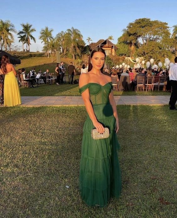 Elegant Green Tulle A-Line Long Evening Prom Dress - Off Shoulder Party Gown for Women | Perfect for Prom, Homecoming, Weddings & Special Occasions