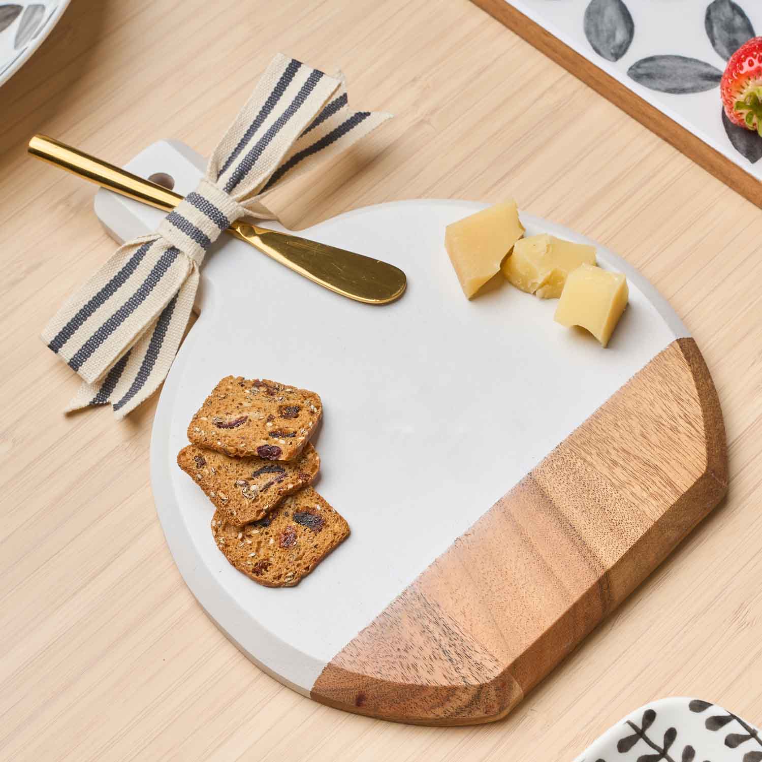 9.75 x 8 Inch Wooden Board Gift Kit - Bright & Thankful Engraved Message - Perfect for Housewarming, Wedding, Anniversary & Thank You Gifts