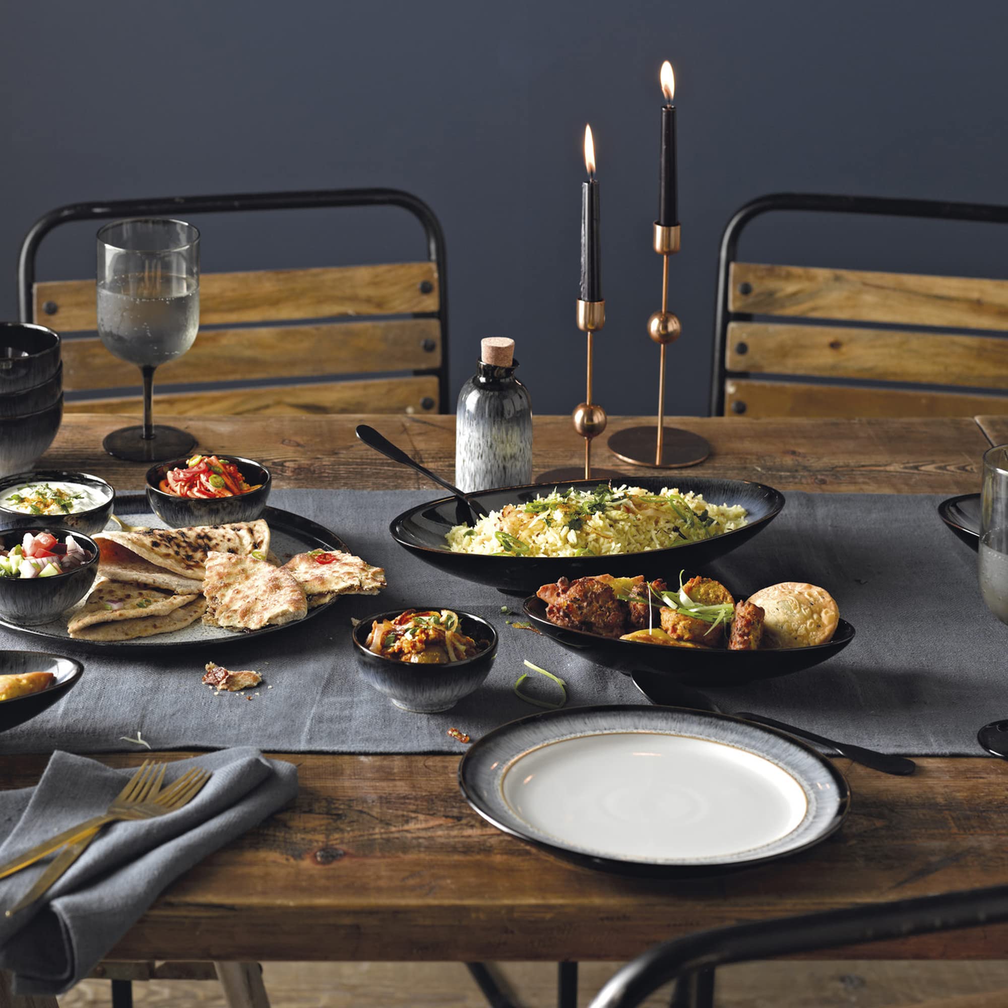 Denby Halo Medium Plates Set of 4 - 24.5cm Black, Grey & White Ceramic Stoneware - Dishwasher & Microwave Safe - Chip & Crack Resistant - Perfect for Everyday Dining, Dinner Parties & Restaurant Use