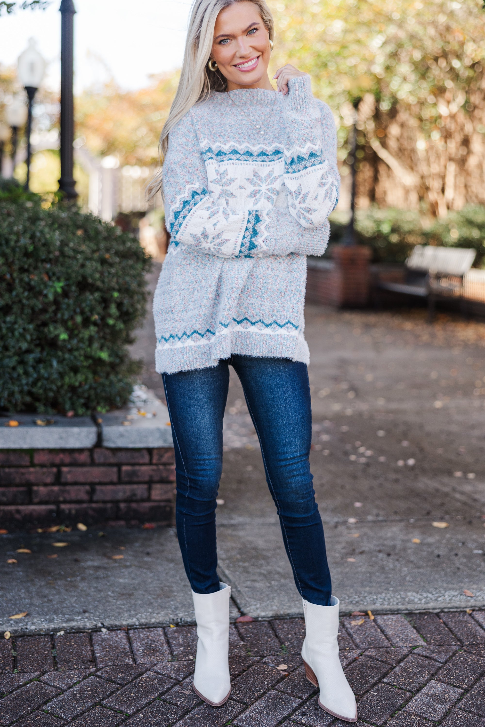 Cozy Gray Winter Novelty Sweater for Women - Soft & Warm Pullover for Christmas, Holiday Parties & Casual Outfits