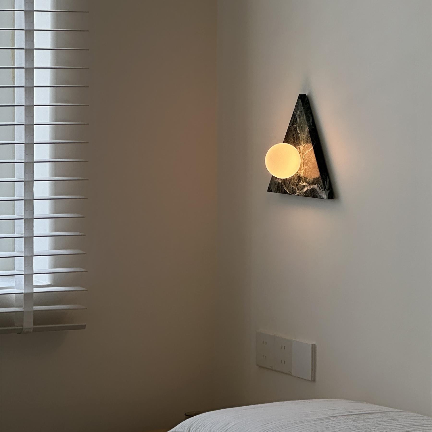 Modern Bermuda Wall Lamp - Sleek LED Sconce Lighting for Bedroom, Living Room & Hallway - Energy Efficient Indoor Wall Light Fixture (Black/White) - Perfect for Ambient, Accent & Decorative Lighting