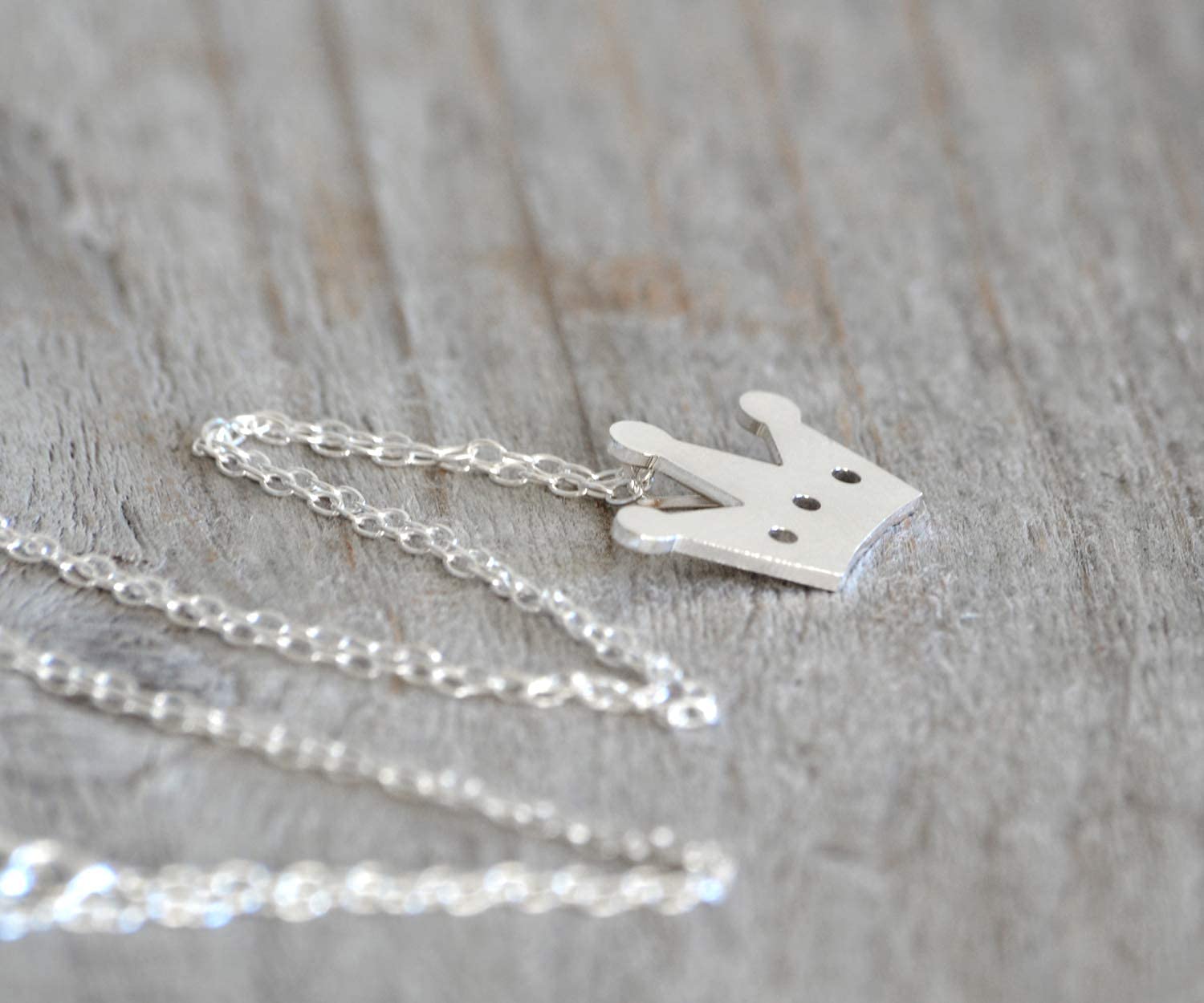 Sterling Silver Crown Necklace for Women - Elegant Royal Jewelry Gift for Queen, Princess, Birthday, Anniversary | Perfect for Parties, Weddings, Special Occasions