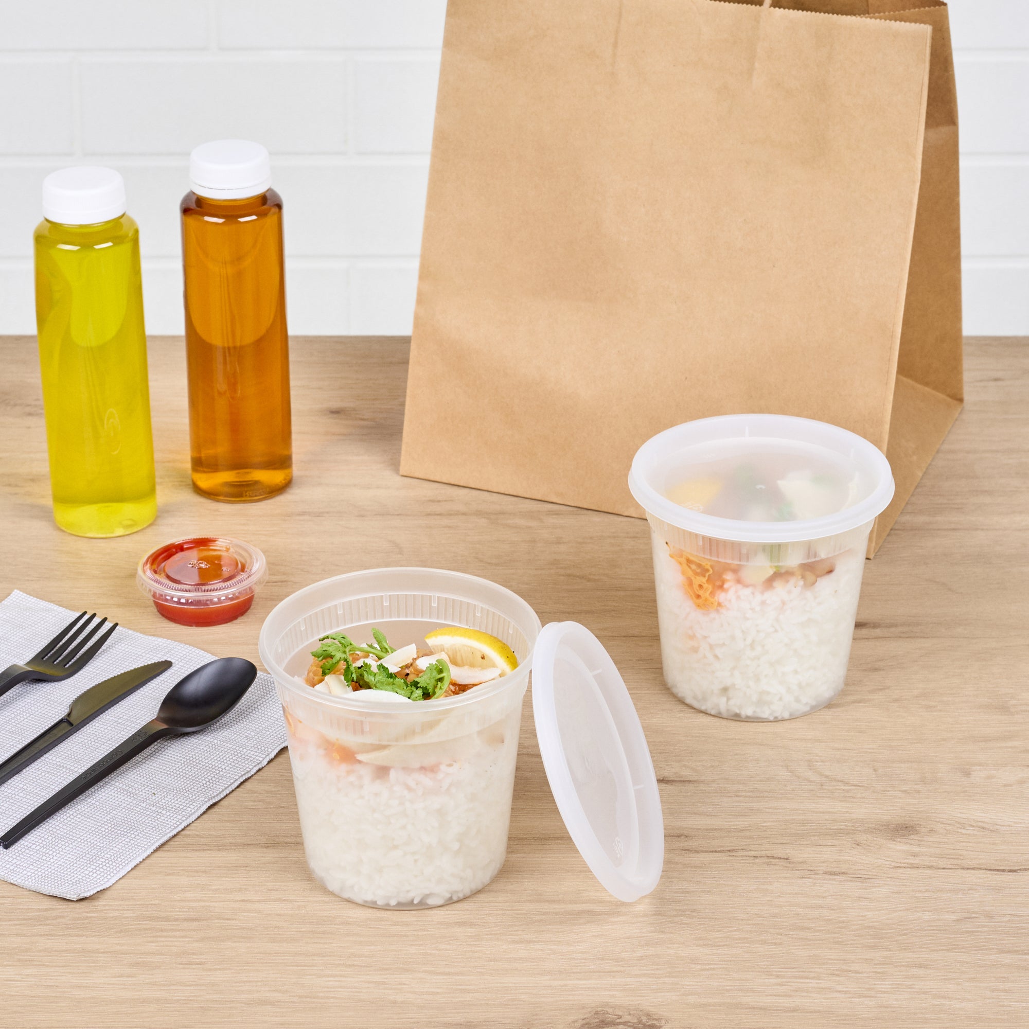 24 oz Round Clear Plastic Soup Containers with Lids - Microwave Safe, 4.5