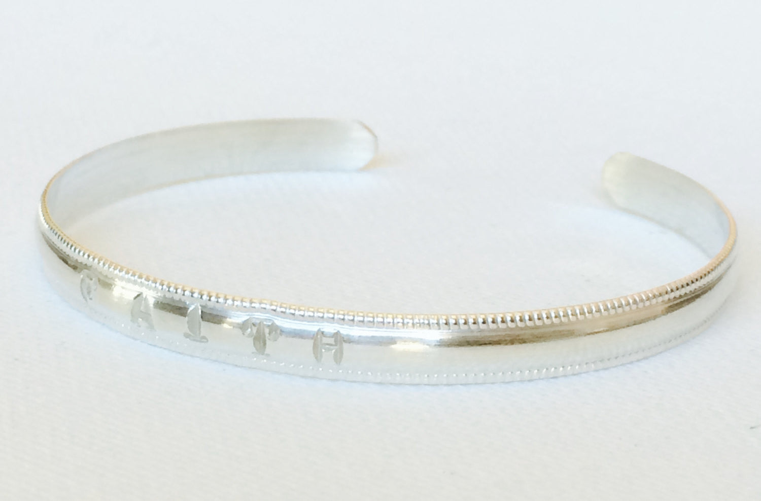 B146 Cuff Bailey Bracelet - Elegant Adjustable Cuff Bracelet for Women, Perfect for Casual Wear, Parties & Special Occasions
