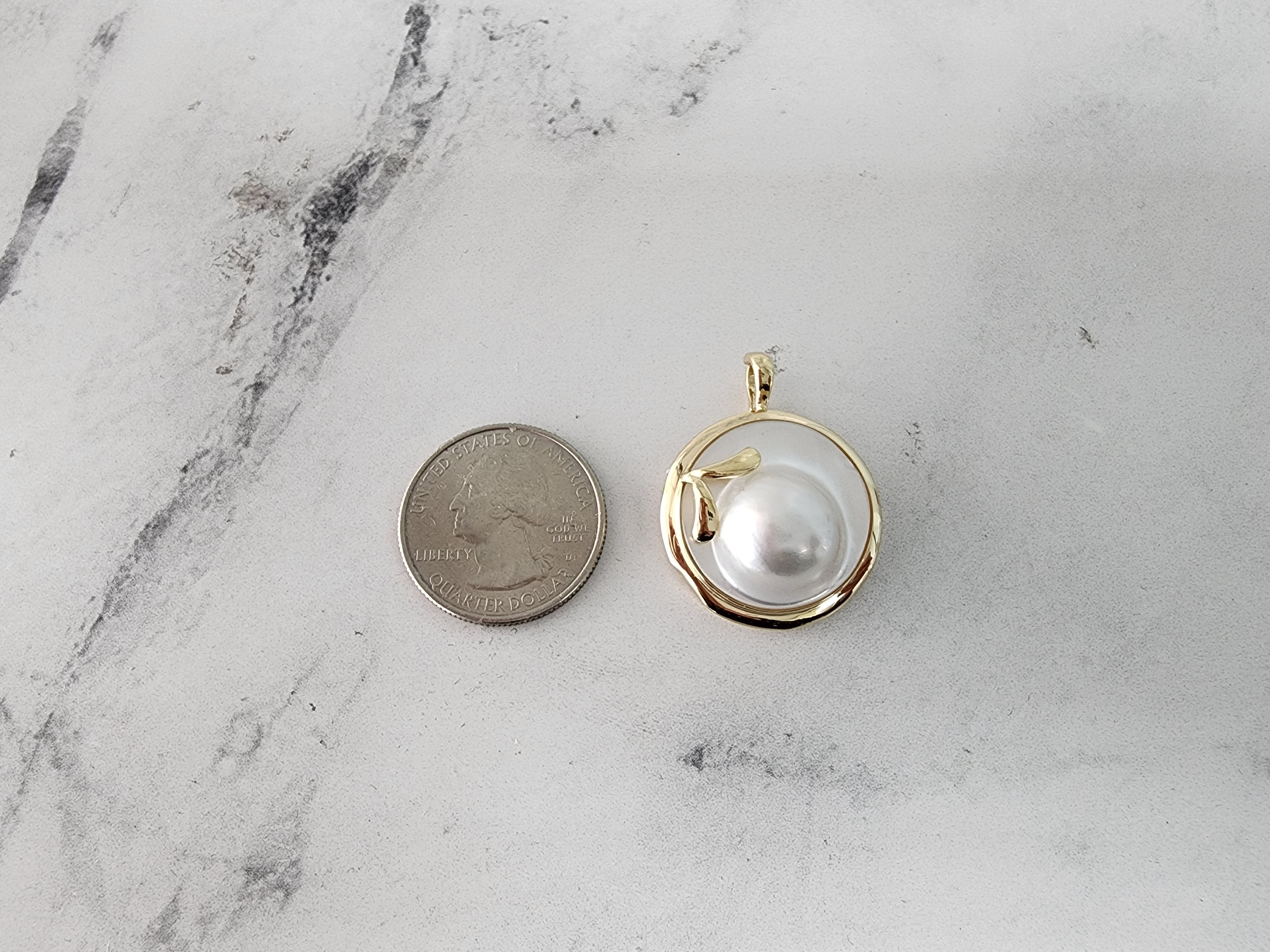 Elegant Blister Pearl Disc Necklace with Polished Bezel - Perfect for Weddings, Parties & Special Occasions