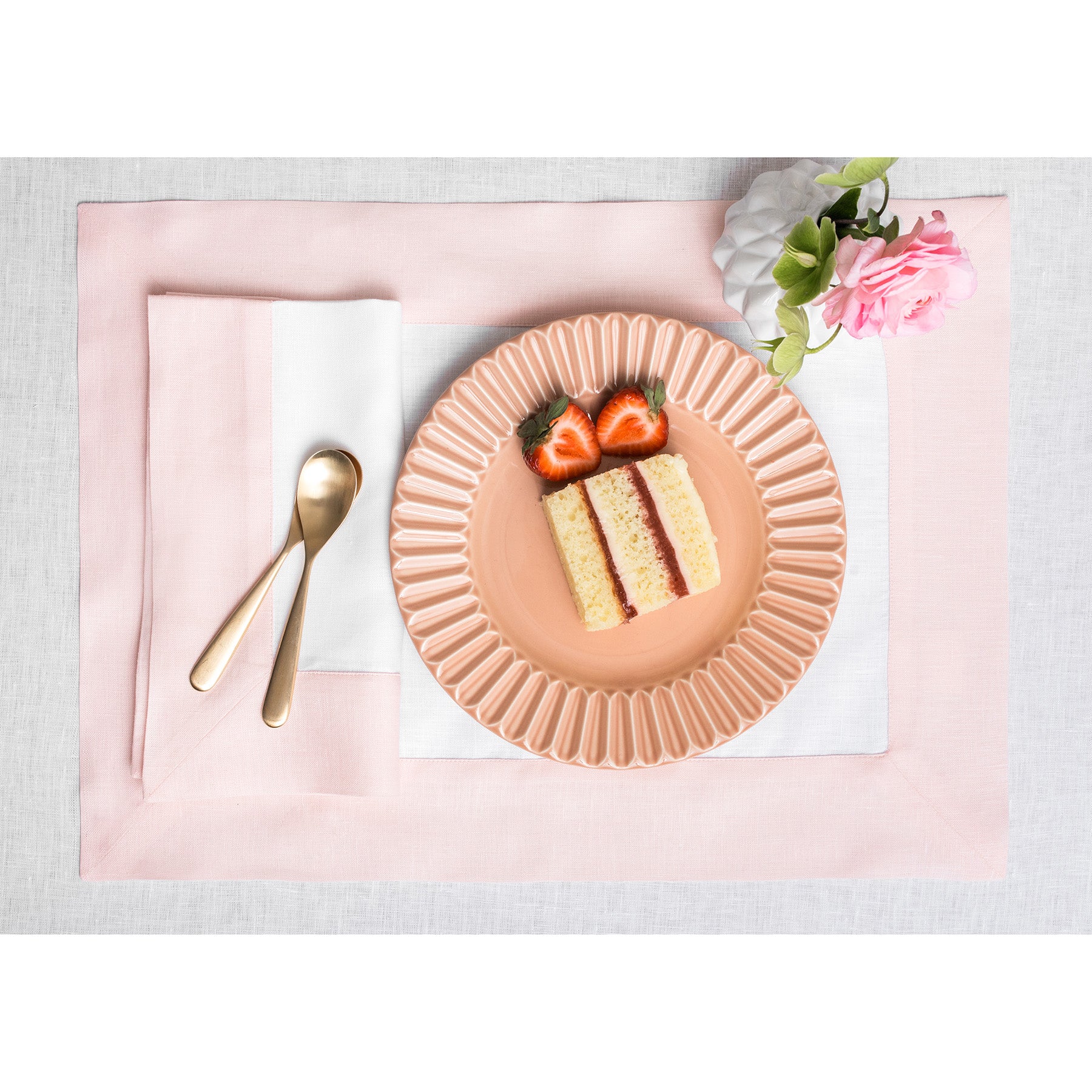 Elegant Contempo Napkins - Set of 4 Premium Cotton Dinner Napkins for Formal Dining, Parties & Special Occasions