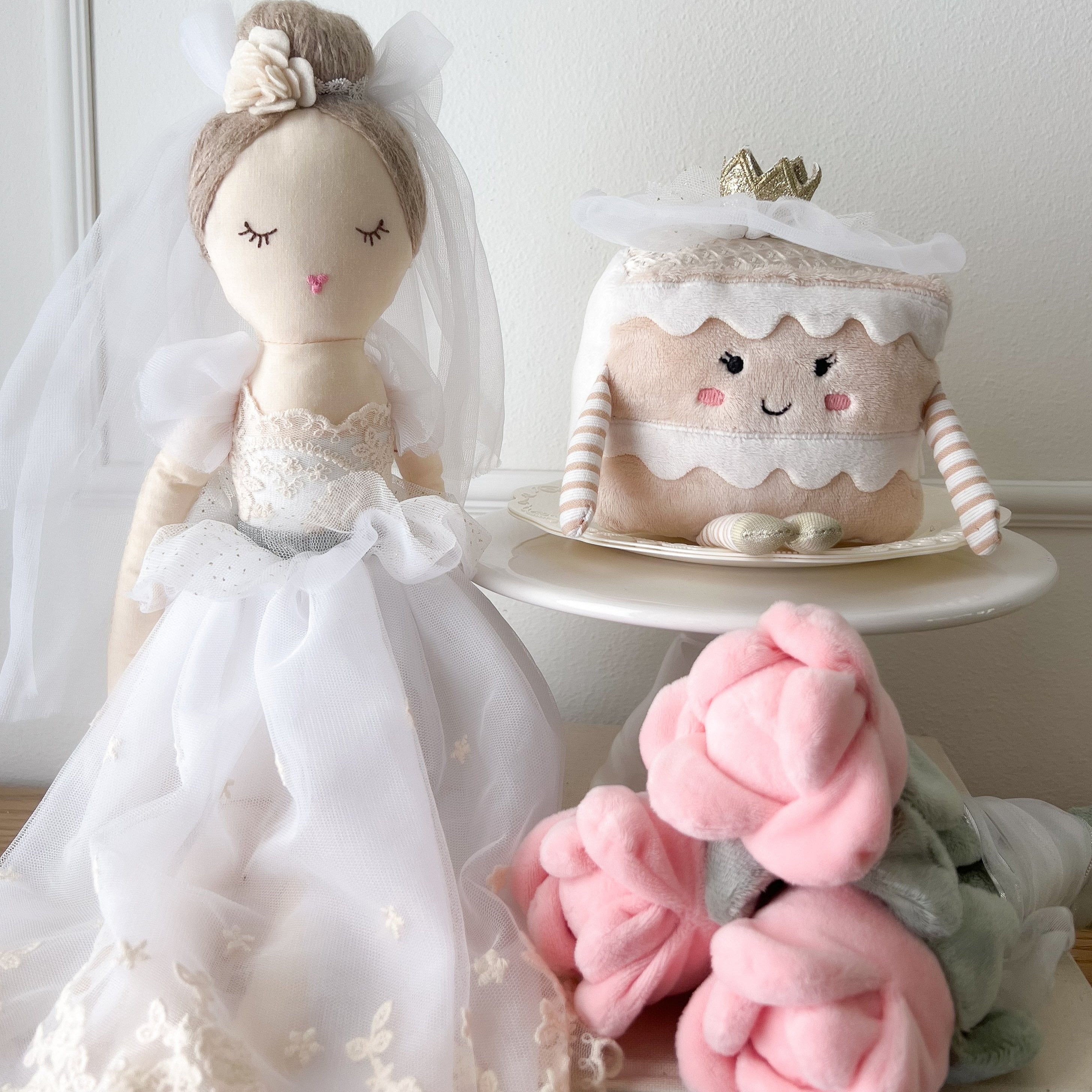 Katherine Bride Doll - Elegant Wedding Doll for Bridal Showers, Decorations & Collectibles | Perfect Gift for Brides, Wedding Parties & Doll Enthusiasts